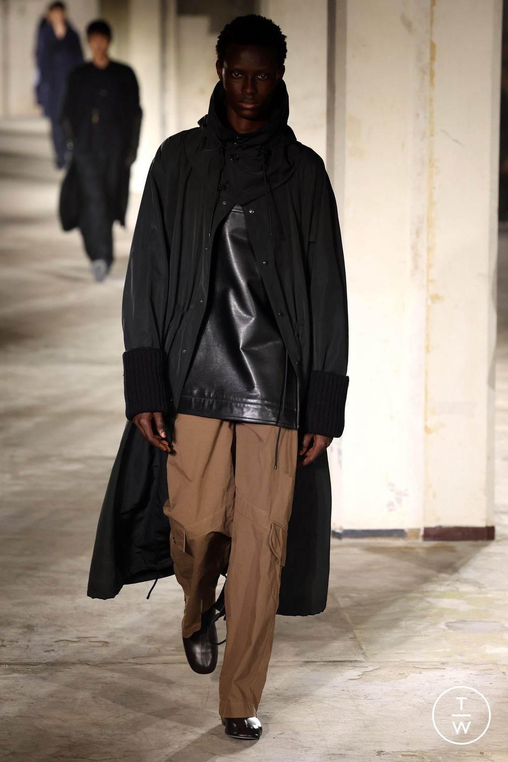 Fashion Week Paris Fall/Winter 2024 look 52 from the Dries Van Noten collection menswear