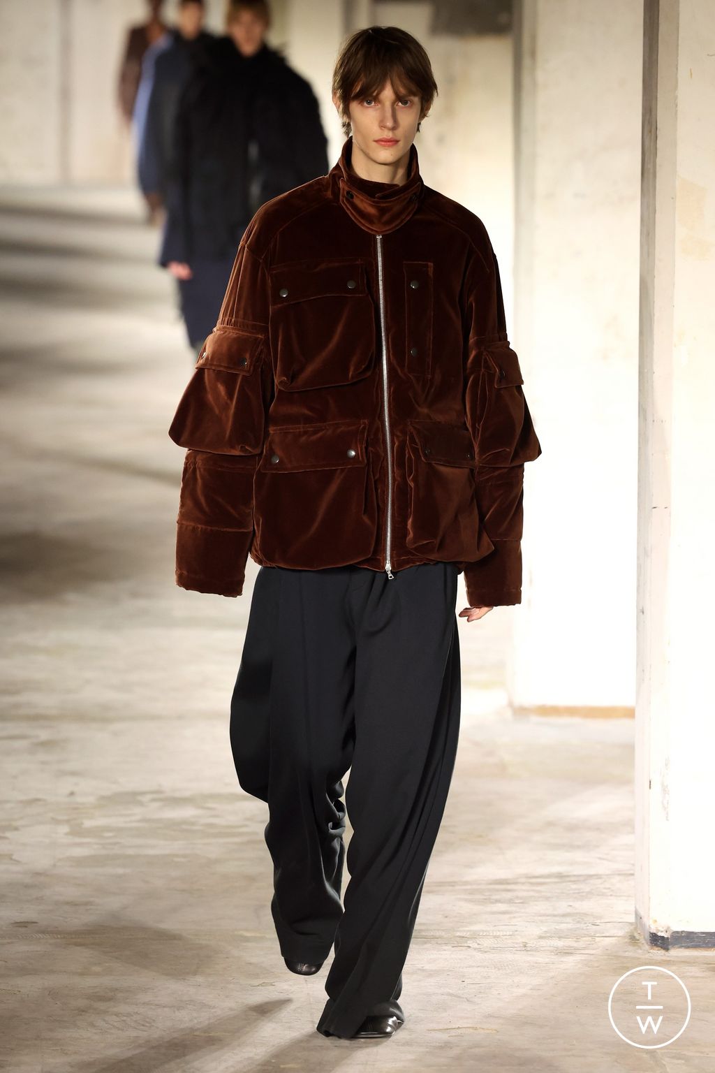 Fashion Week Paris Fall/Winter 2024 look 56 from the Dries Van Noten collection menswear