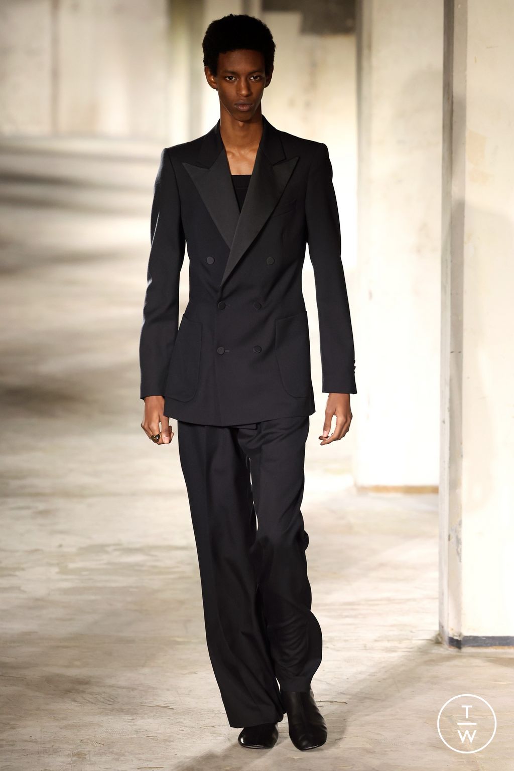Fashion Week Paris Fall/Winter 2024 look 63 from the Dries Van Noten collection menswear