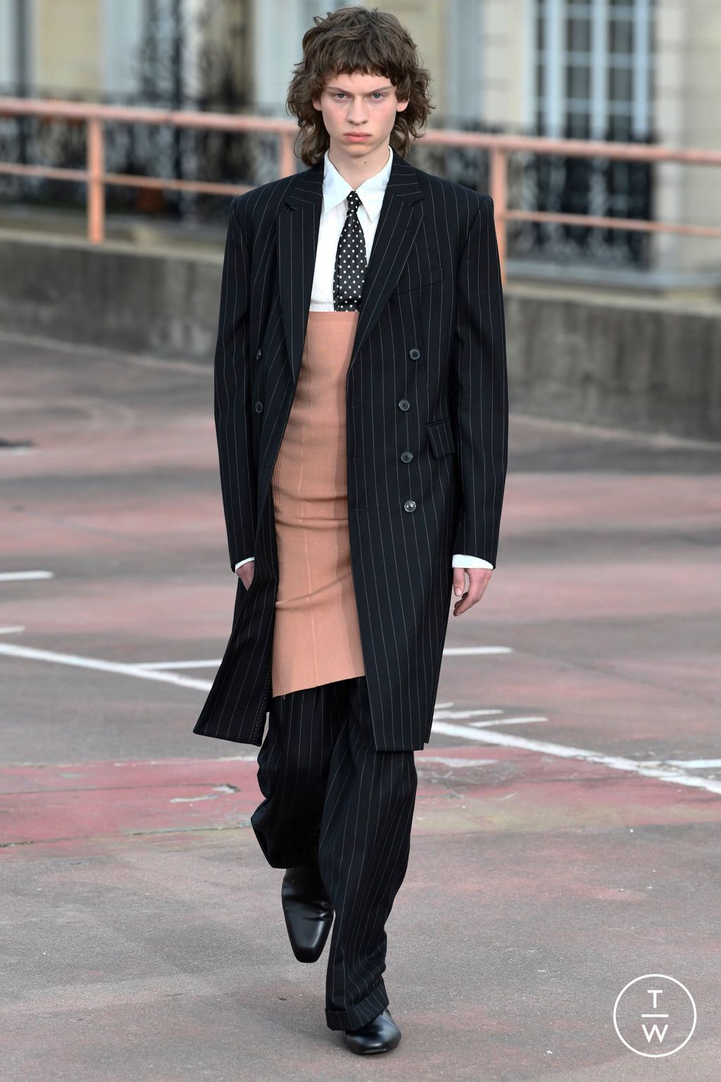 Fashion Week Paris Spring/Summer 2023 look 3 from the Dries Van Noten collection 男装