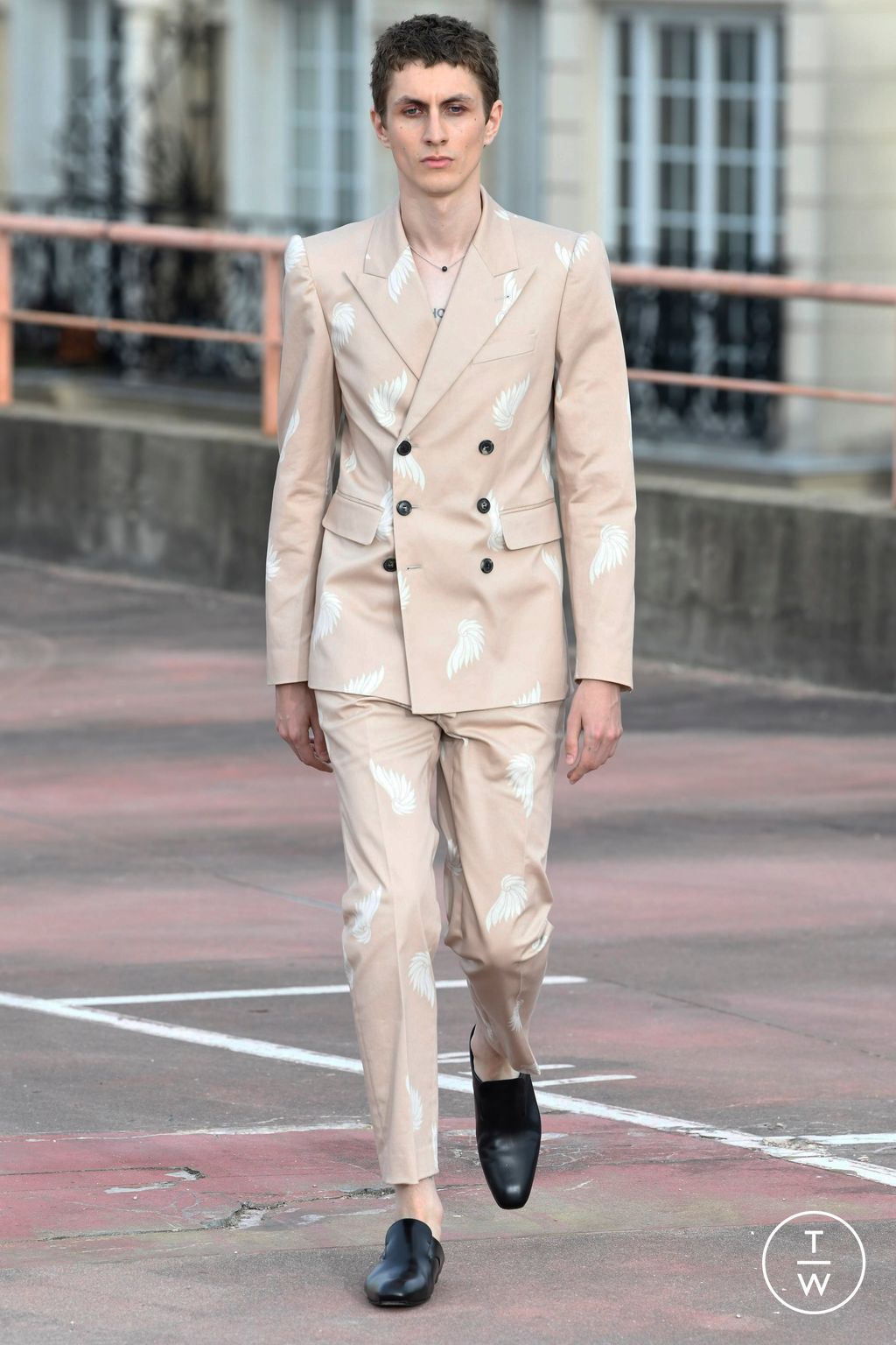 Fashion Week Paris Spring/Summer 2023 look 6 from the Dries Van Noten collection 男装