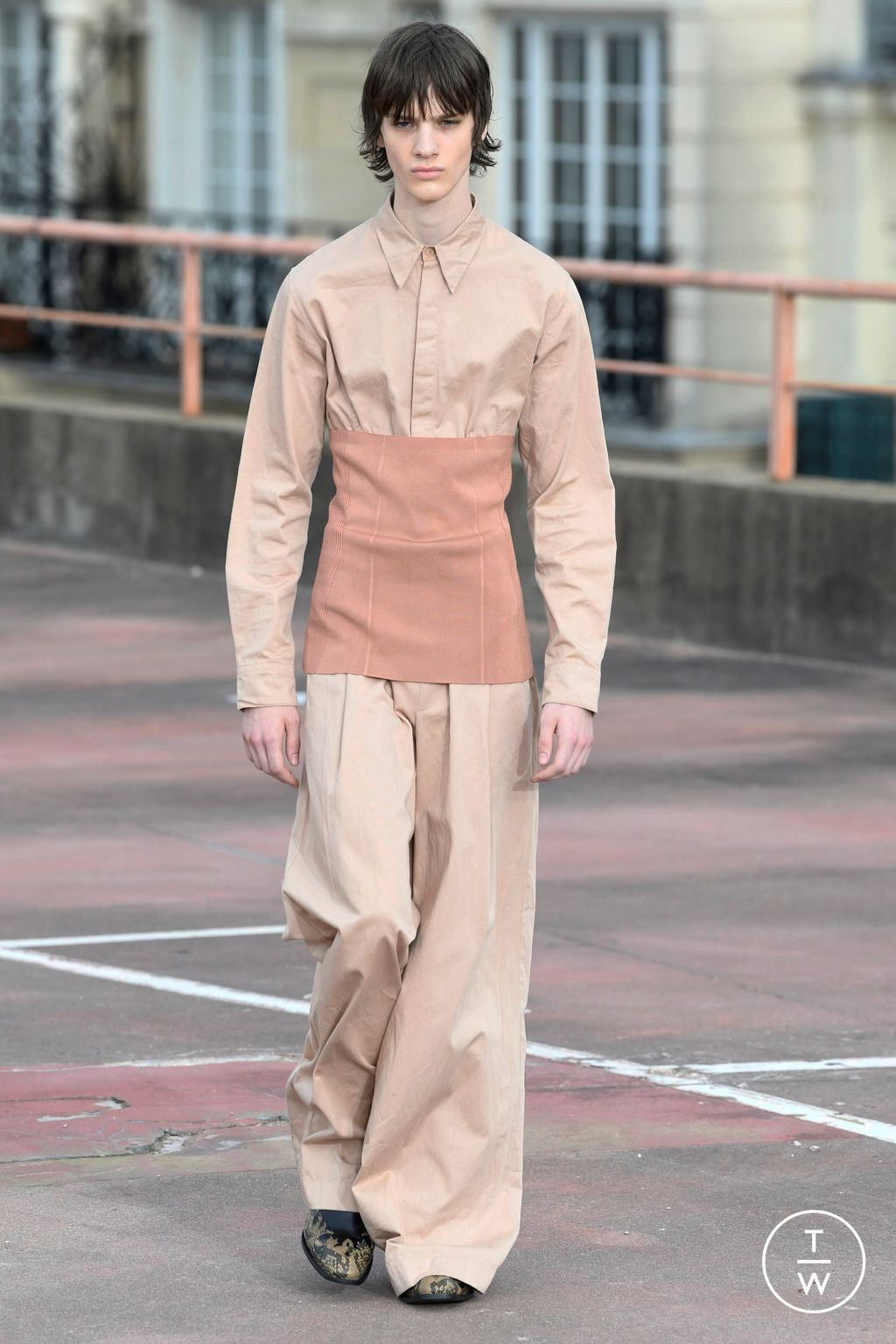 Fashion Week Paris Spring/Summer 2023 look 8 from the Dries Van Noten collection 男装