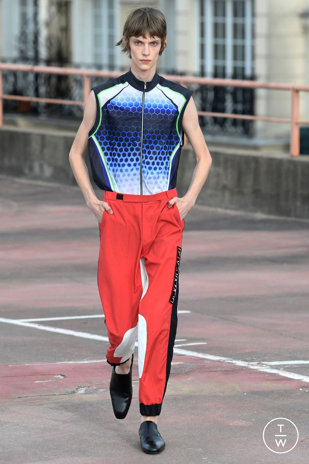 Fashion Week Paris Spring/Summer 2023 look 13 from the Dries Van Noten collection 男装