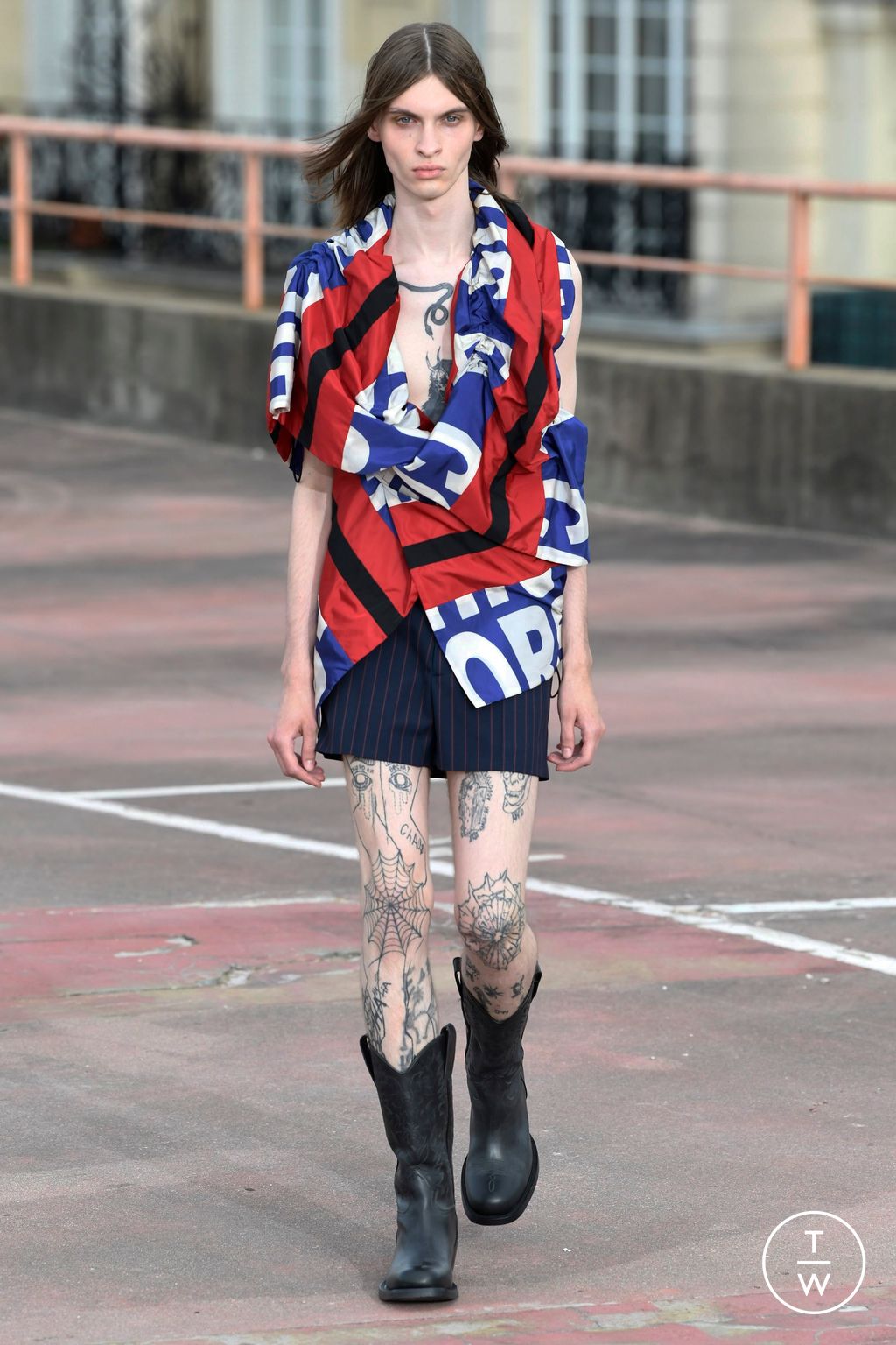 Fashion Week Paris Spring/Summer 2023 look 17 from the Dries Van Noten collection menswear