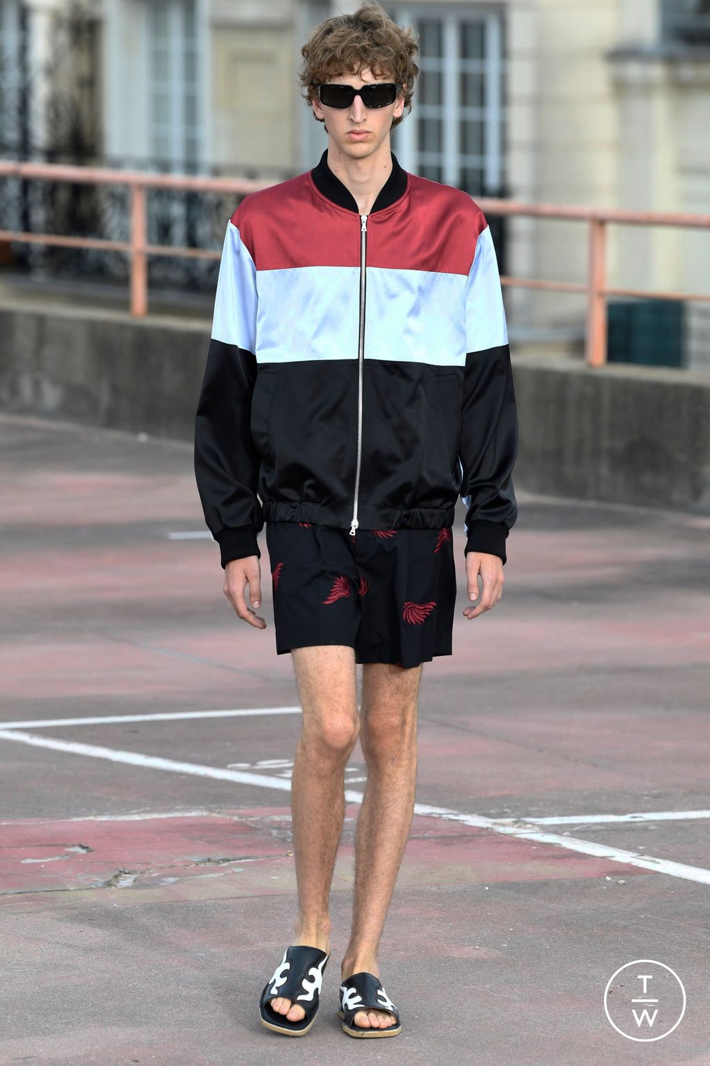 Fashion Week Paris Spring/Summer 2023 look 25 from the Dries Van Noten collection 男装