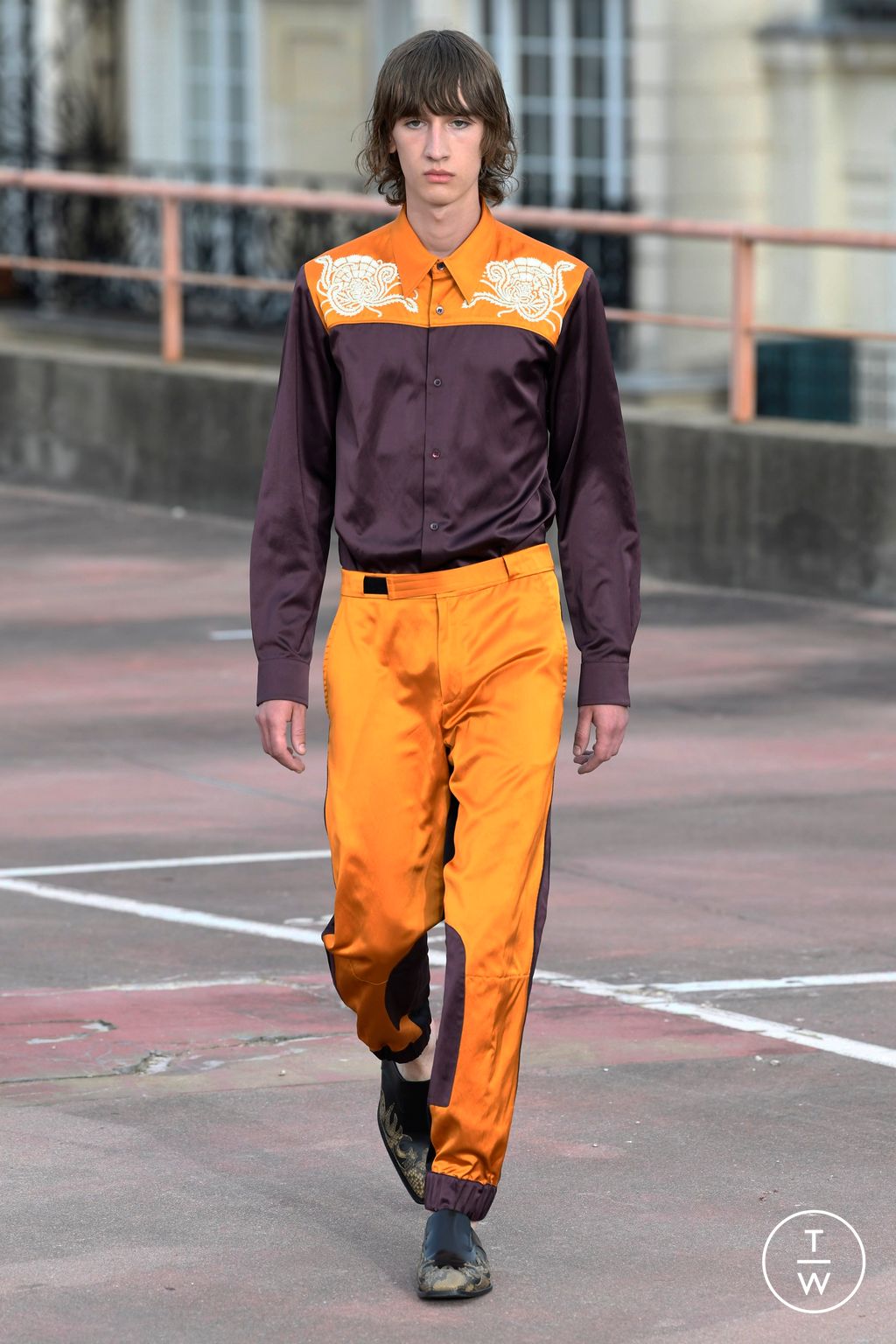 Fashion Week Paris Spring/Summer 2023 look 42 from the Dries Van Noten collection 男装