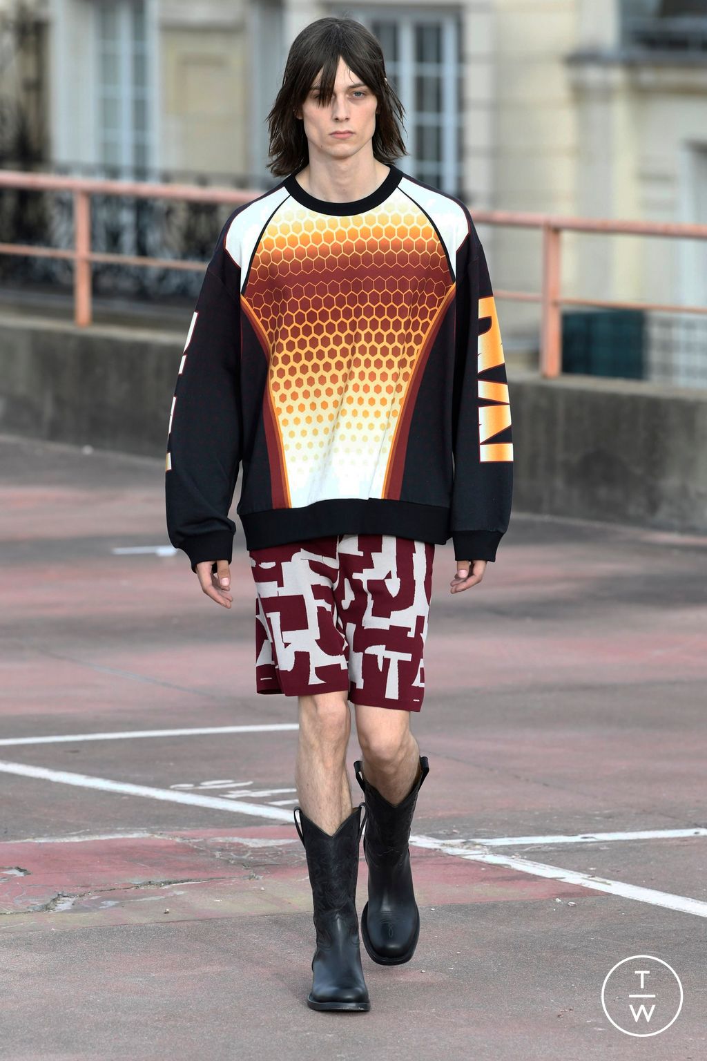 Fashion Week Paris Spring/Summer 2023 look 44 from the Dries Van Noten collection 男装