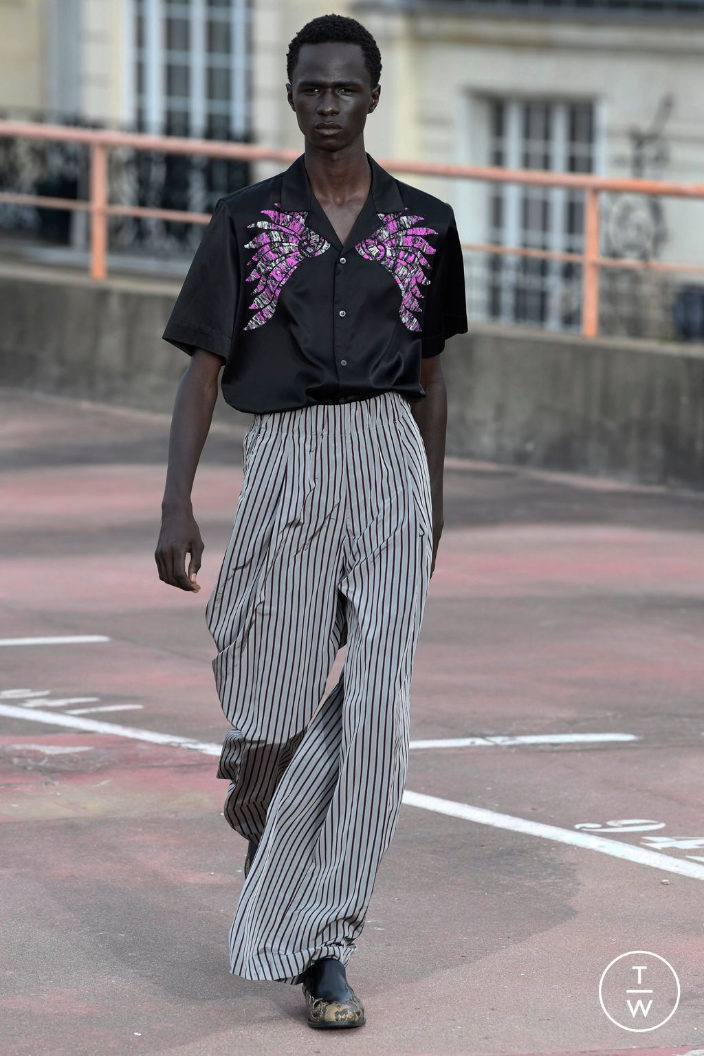 Fashion Week Paris Spring/Summer 2023 look 47 from the Dries Van Noten collection 男装