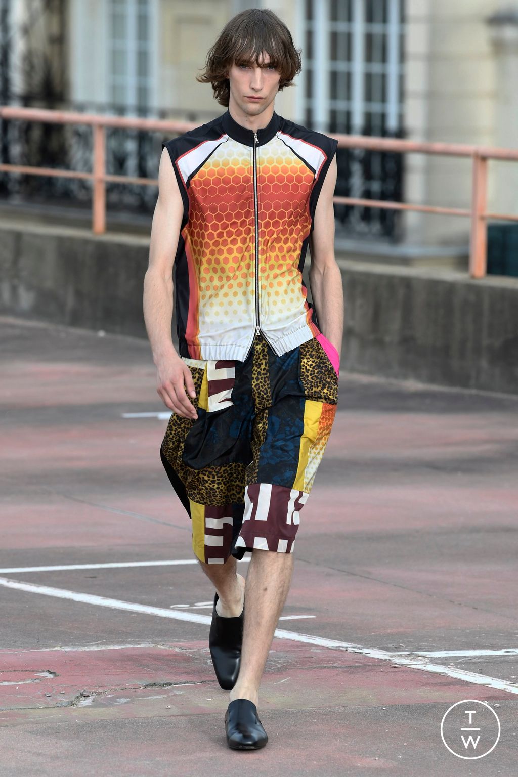 Fashion Week Paris Spring/Summer 2023 look 58 from the Dries Van Noten collection 男装