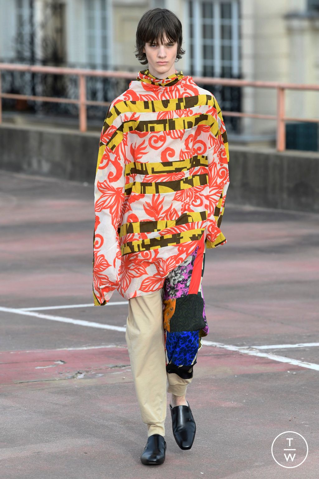 Fashion Week Paris Spring/Summer 2023 look 59 from the Dries Van Noten collection 男装