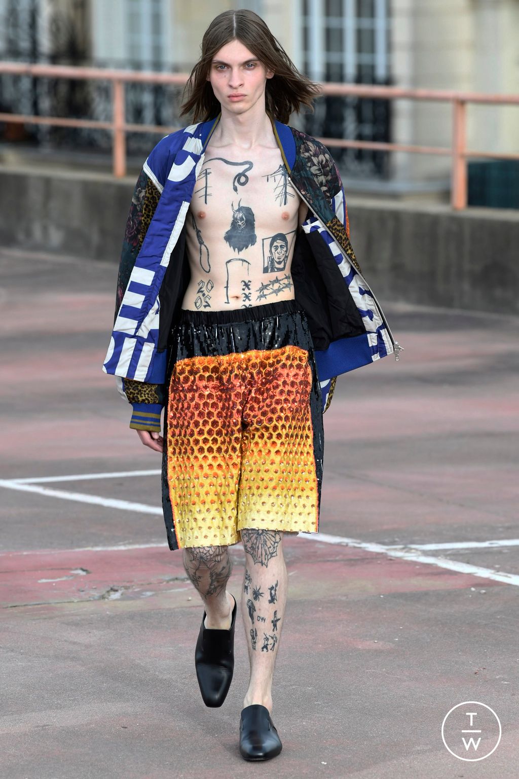 Fashion Week Paris Spring/Summer 2023 look 60 from the Dries Van Noten collection 男装
