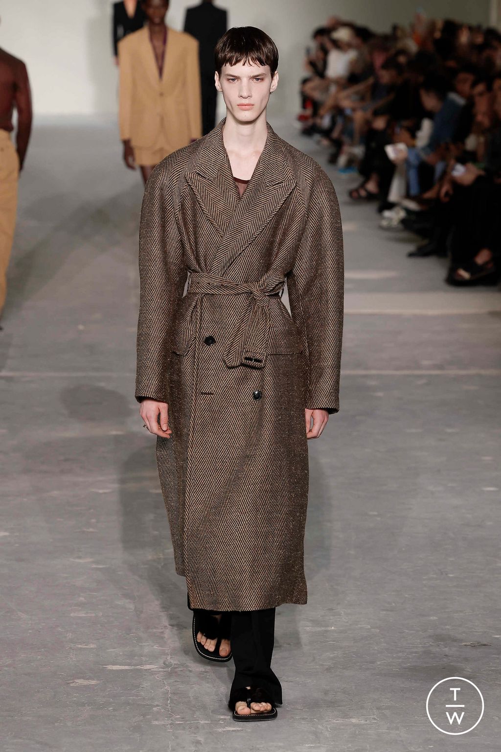 Fashion Week Paris Spring/Summer 2024 look 5 from the Dries Van Noten collection 男装