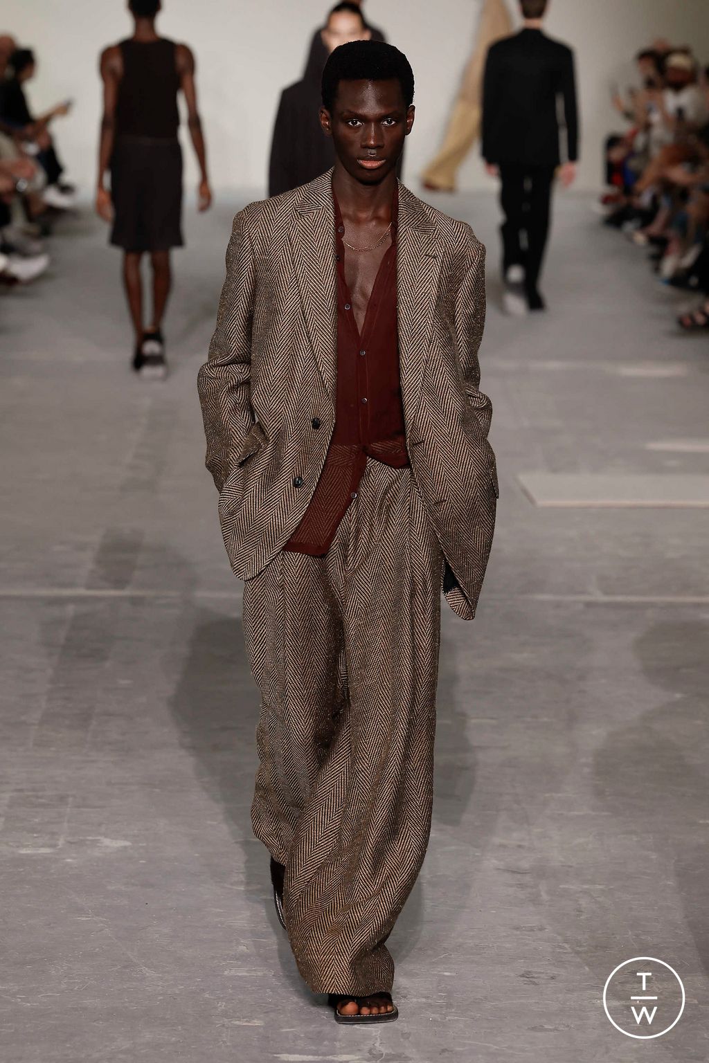 Fashion Week Paris Spring/Summer 2024 look 18 from the Dries Van Noten collection 男装