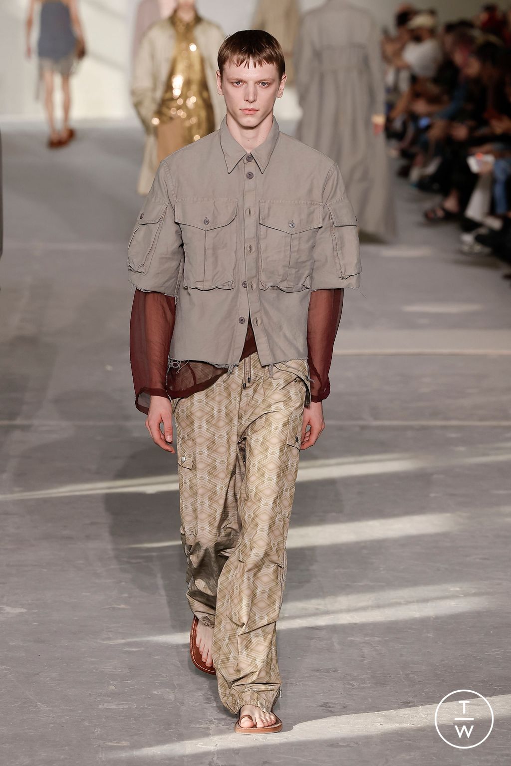 Fashion Week Paris Spring/Summer 2024 look 25 from the Dries Van Noten collection 男装
