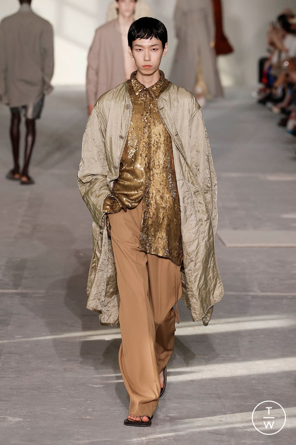 Fashion Week Paris Spring/Summer 2024 look 26 de la collection Dries Van Noten menswear