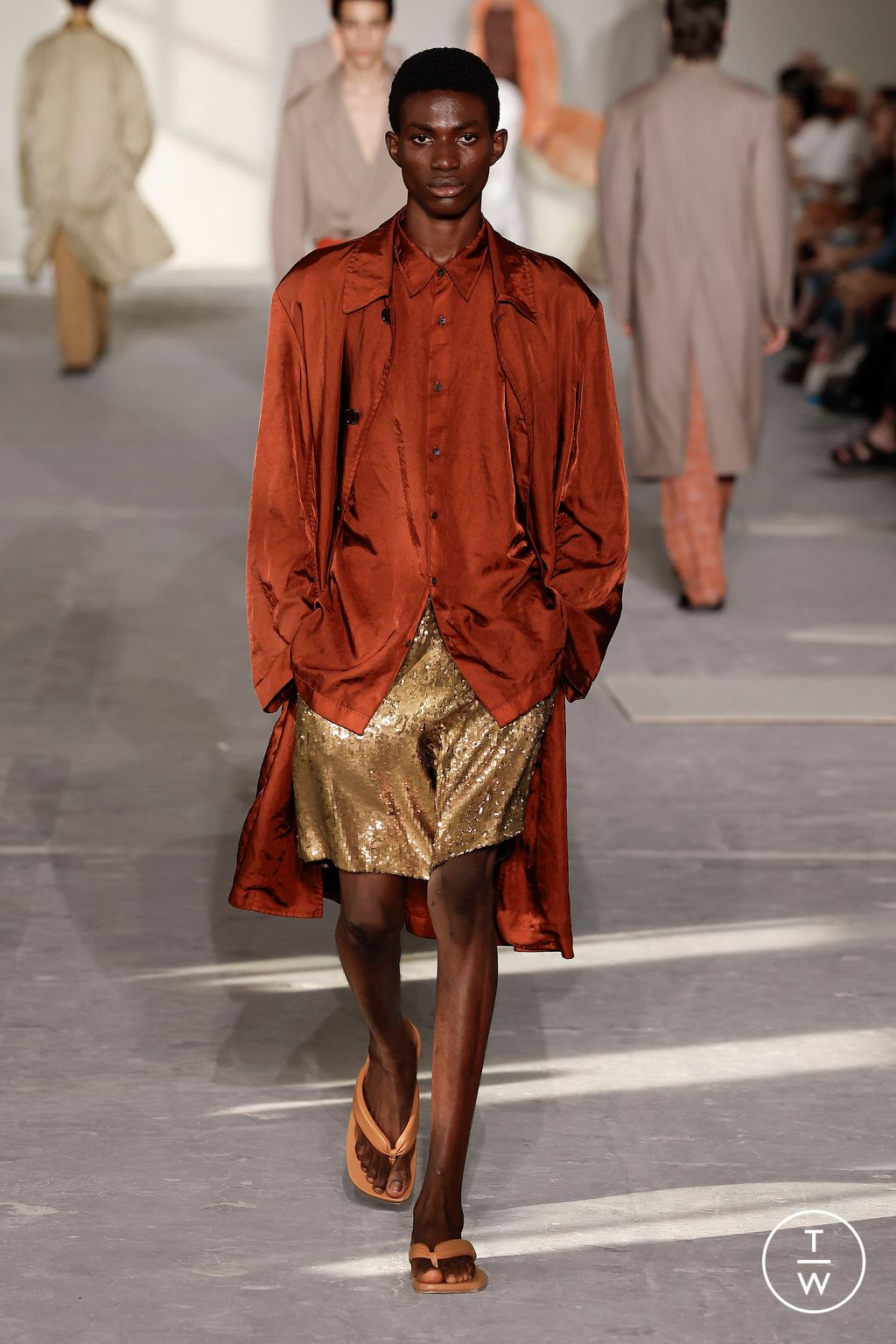 Fashion Week Paris Spring/Summer 2024 look 29 from the Dries Van Noten collection 男装