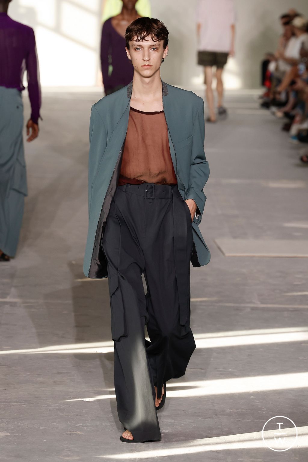 Fashion Week Paris Spring/Summer 2024 look 40 from the Dries Van Noten collection 男装
