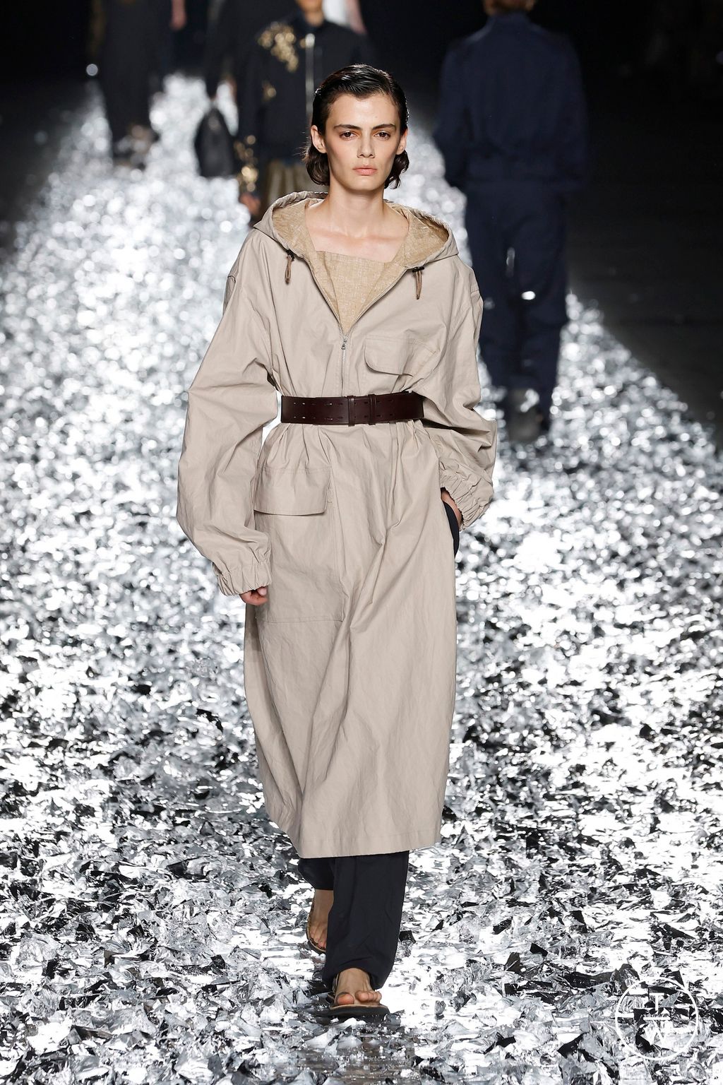 Fashion Week Paris Spring-Summer 2025 look 20 from the Dries Van Noten collection menswear