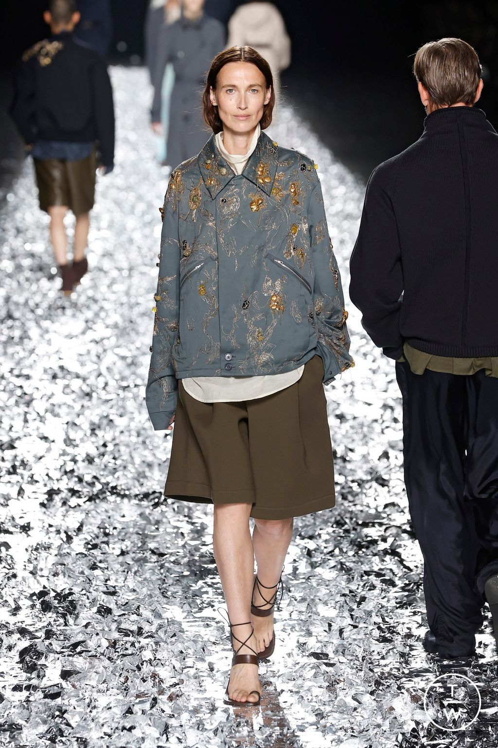 Fashion Week Paris Spring-Summer 2025 look 23 from the Dries Van Noten collection menswear