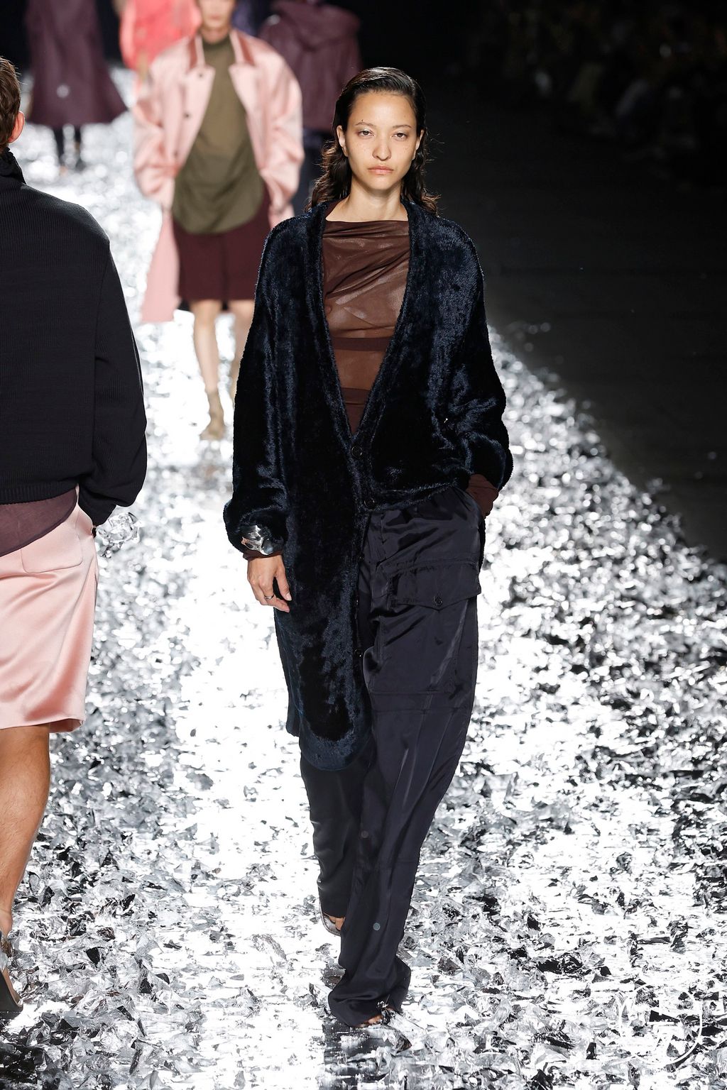 Fashion Week Paris Spring-Summer 2025 look 36 from the Dries Van Noten collection menswear