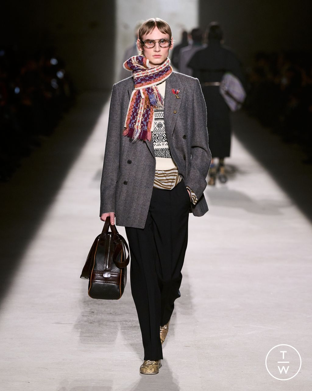 Fashion Week Paris Fall/Winter 2026 look 9 from the Dries Van Noten collection menswear