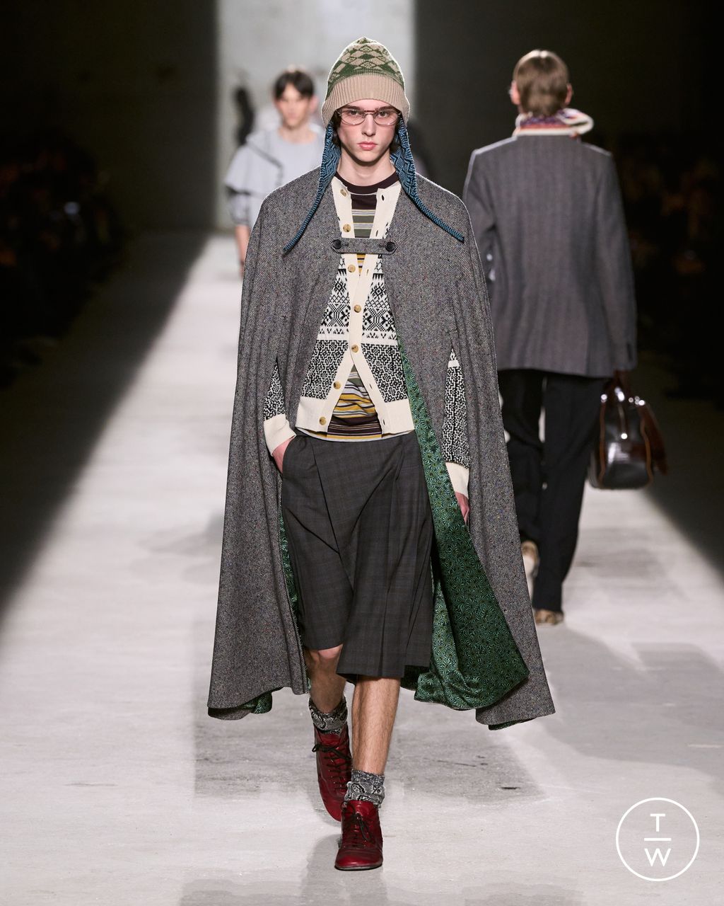 Fashion Week Paris Fall/Winter 2026 look 10 from the Dries Van Noten collection menswear