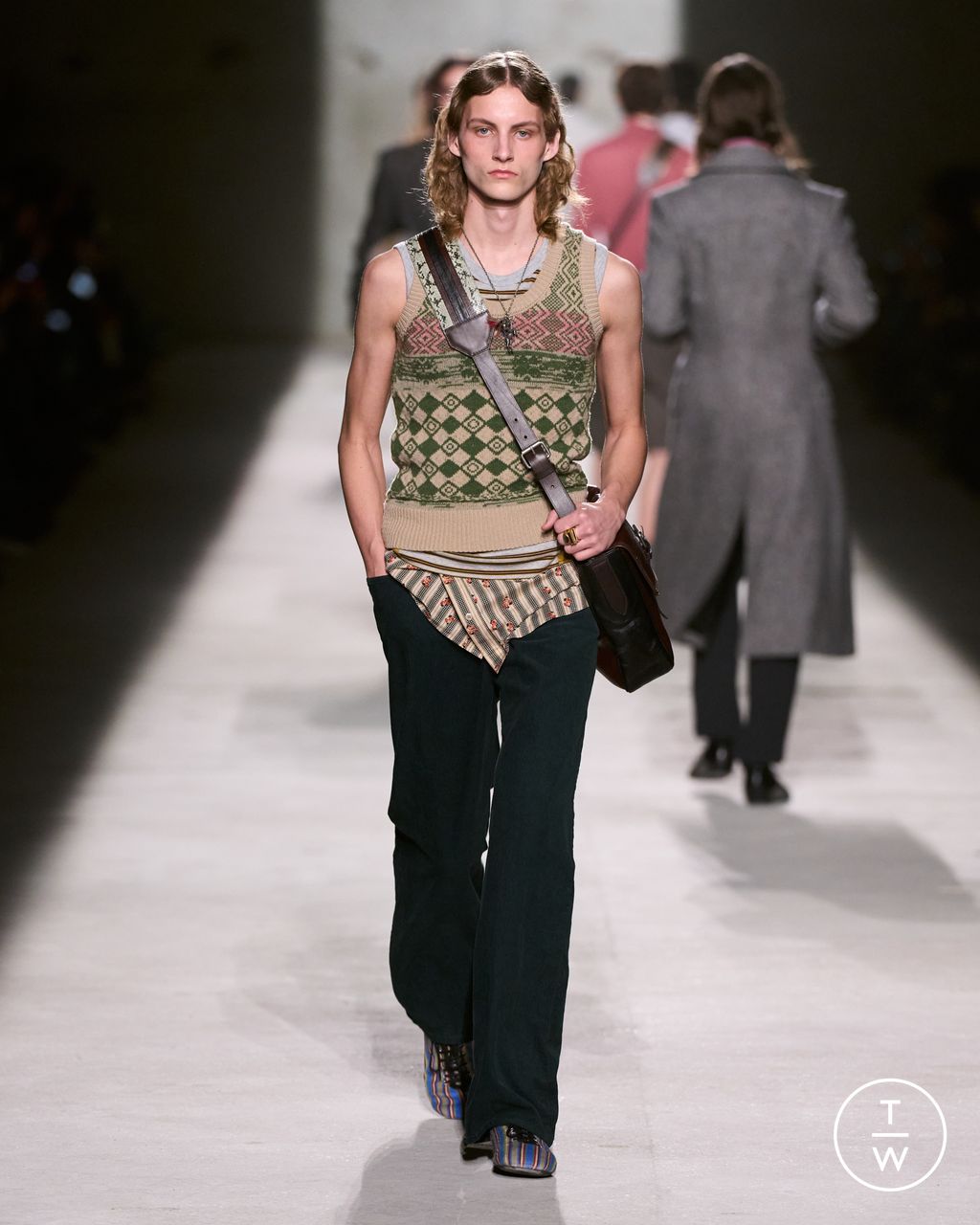 Fashion Week Paris Fall/Winter 2026 look 18 from the Dries Van Noten collection menswear
