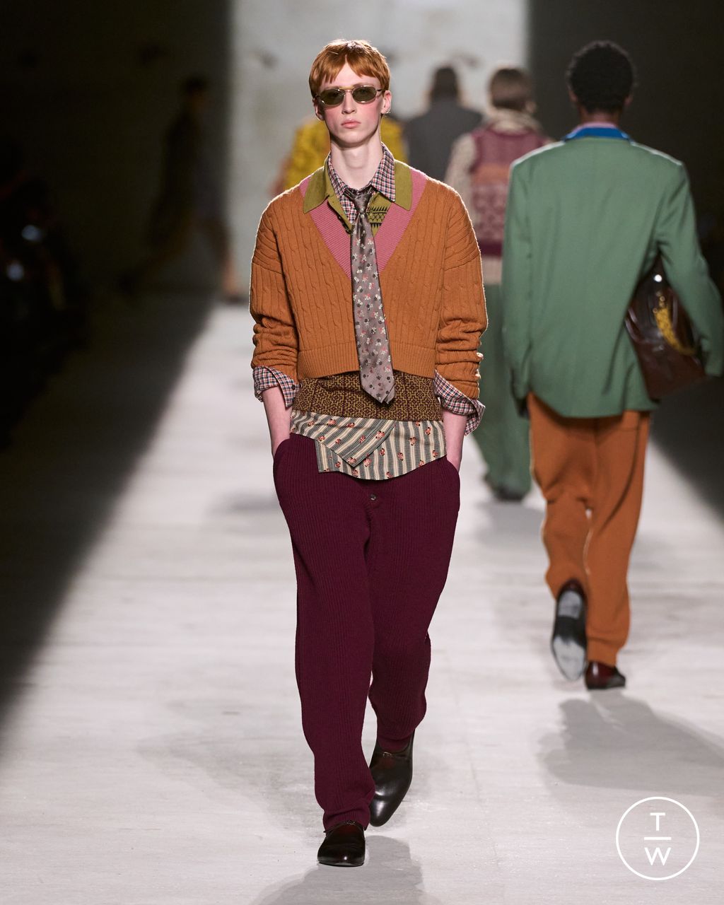 Fashion Week Paris Fall/Winter 2026 look 23 from the Dries Van Noten collection menswear