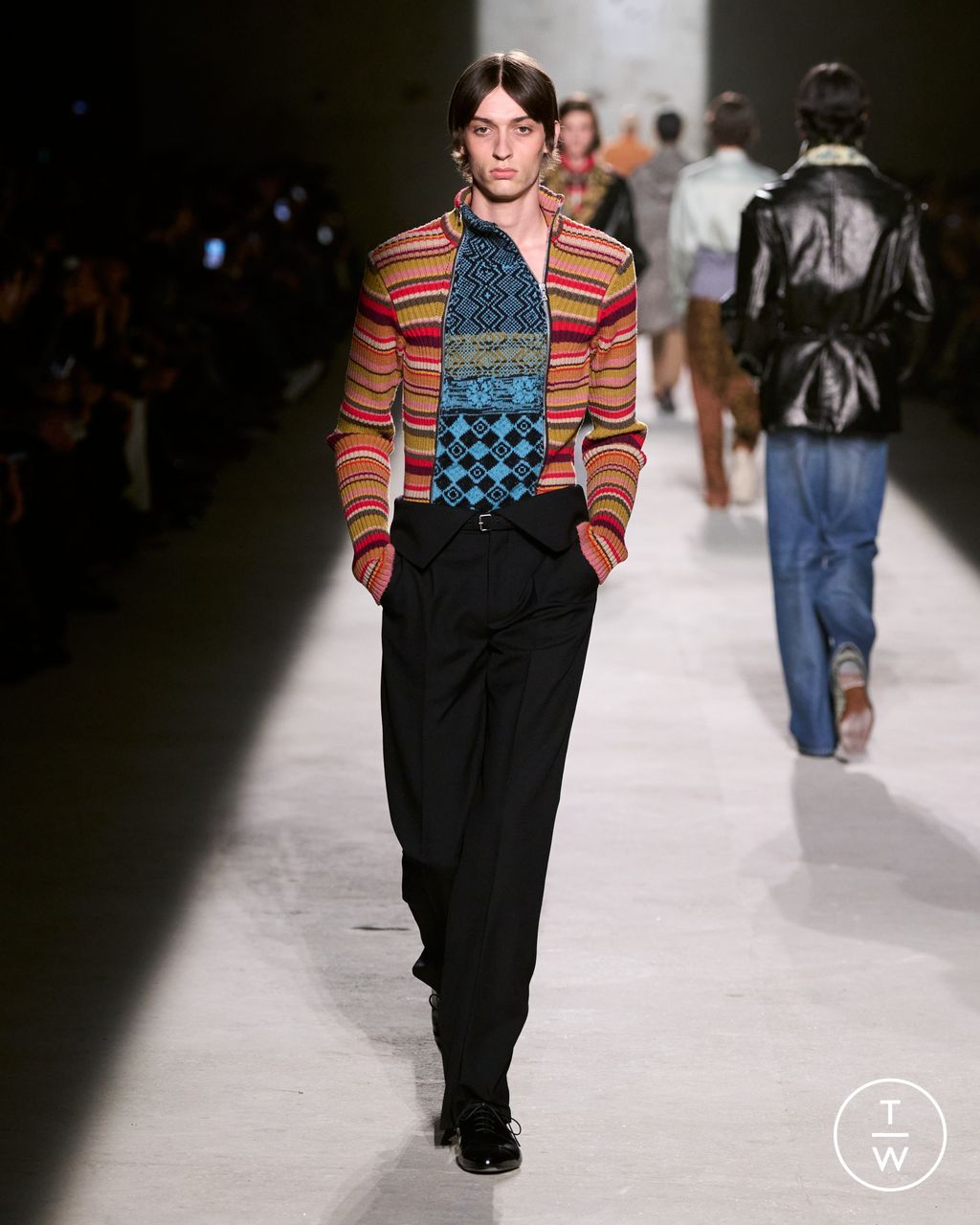 Fashion Week Paris Fall/Winter 2026 look 29 from the Dries Van Noten collection menswear