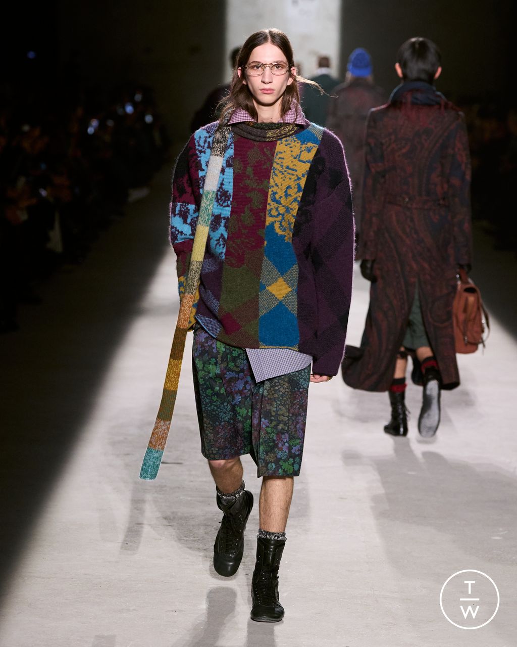 Fashion Week Paris Fall/Winter 2026 look 37 from the Dries Van Noten collection menswear