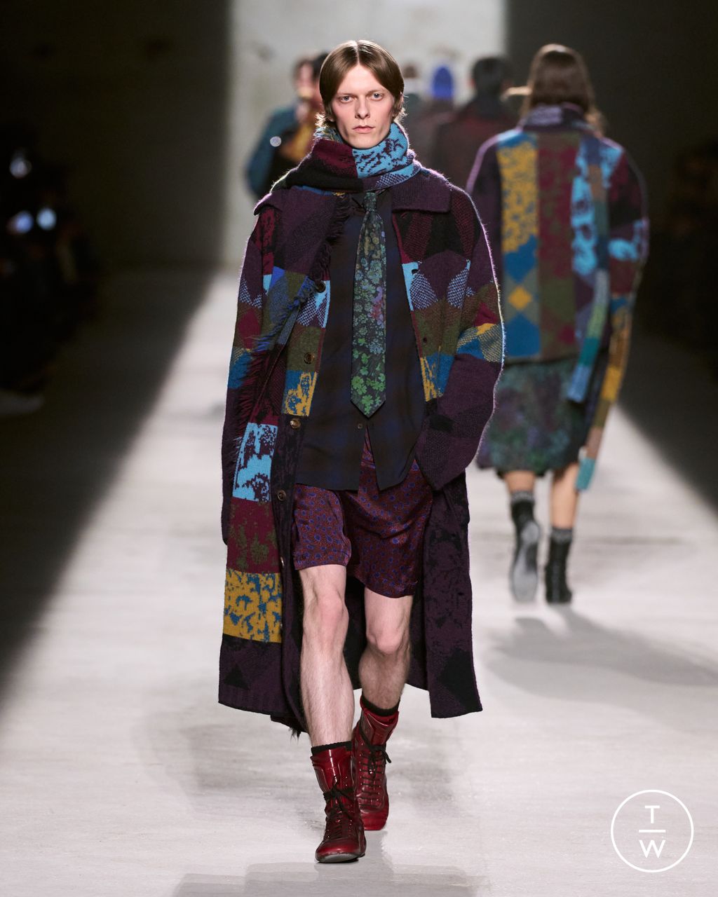 Fashion Week Paris Fall/Winter 2026 look 39 from the Dries Van Noten collection 男装