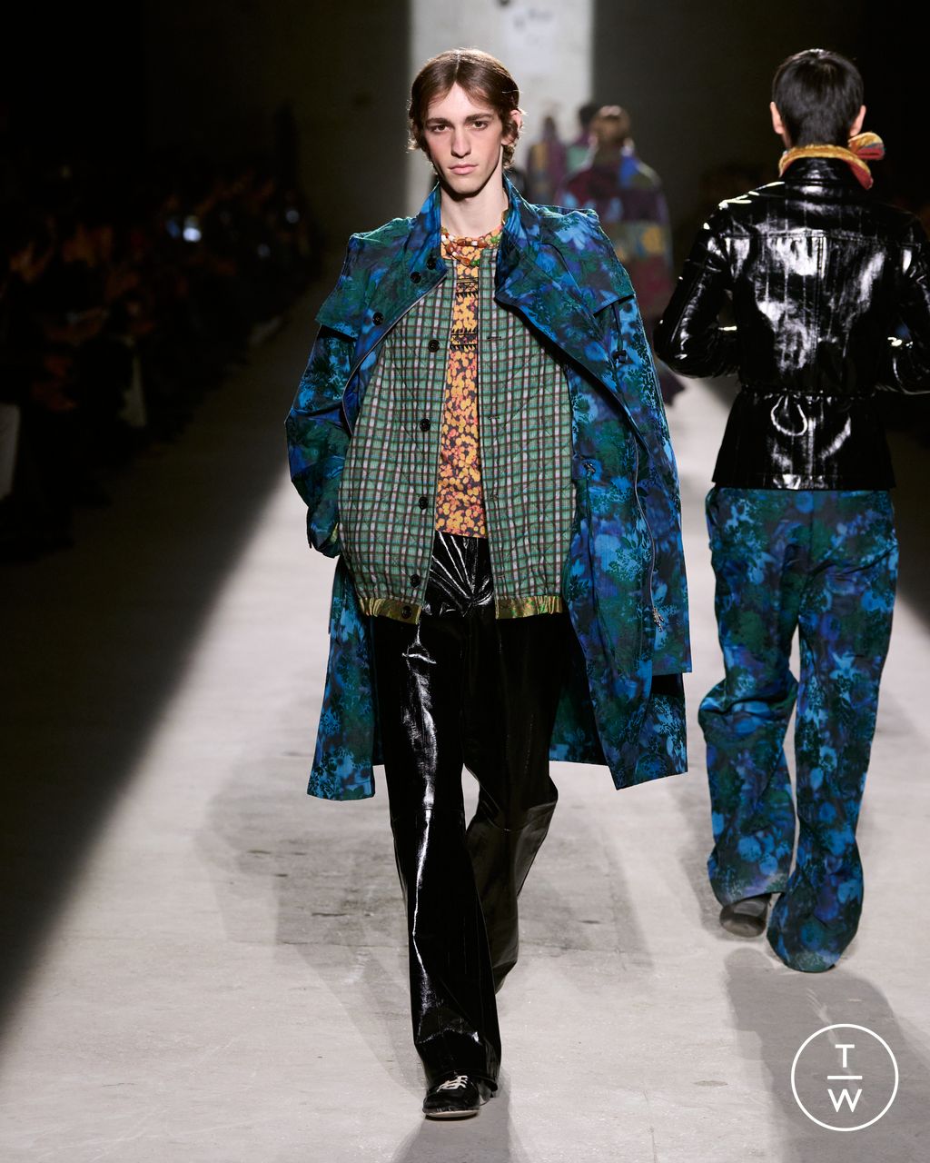 Fashion Week Paris Fall/Winter 2026 look 41 from the Dries Van Noten collection menswear
