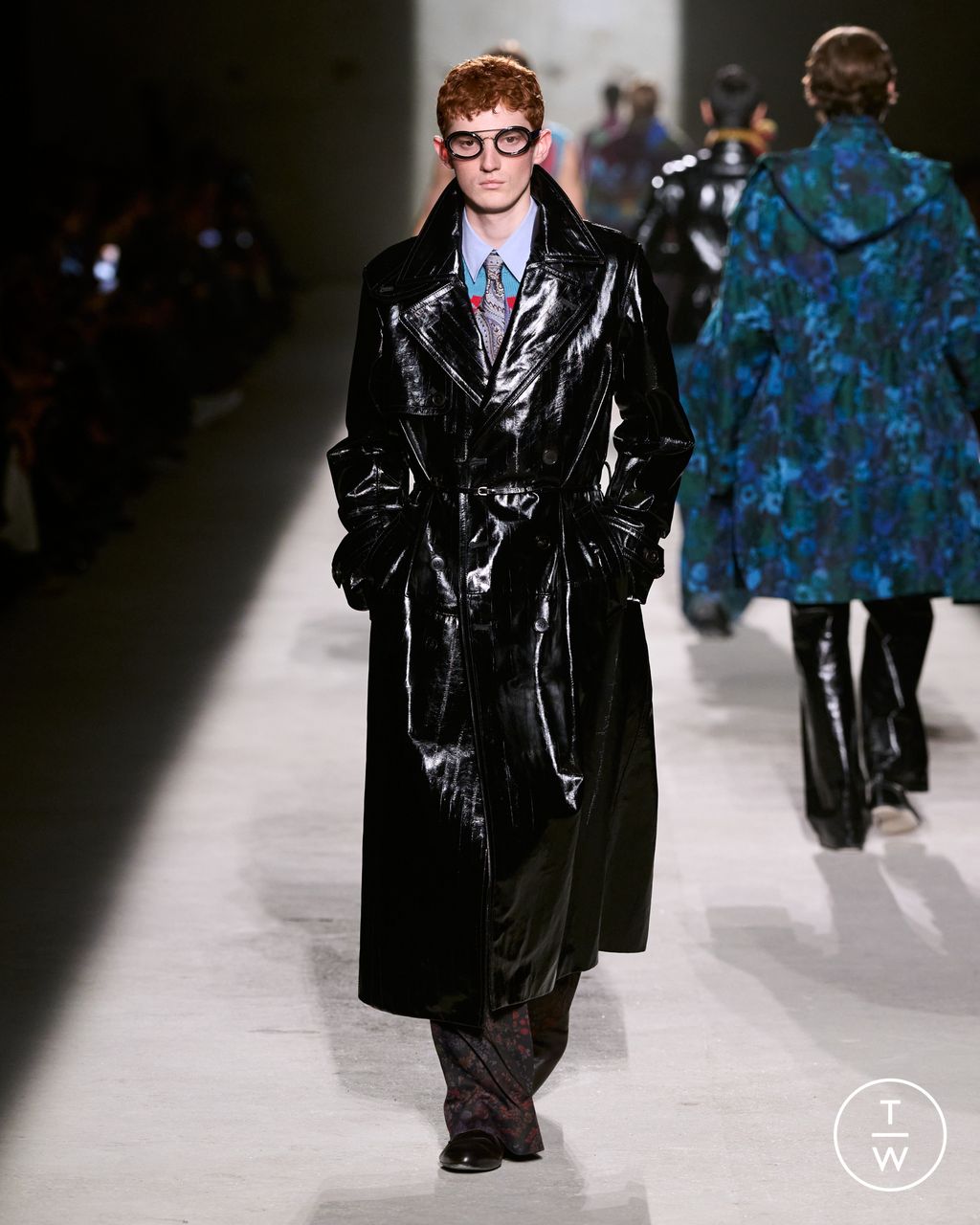 Fashion Week Paris Fall/Winter 2026 look 42 from the Dries Van Noten collection menswear