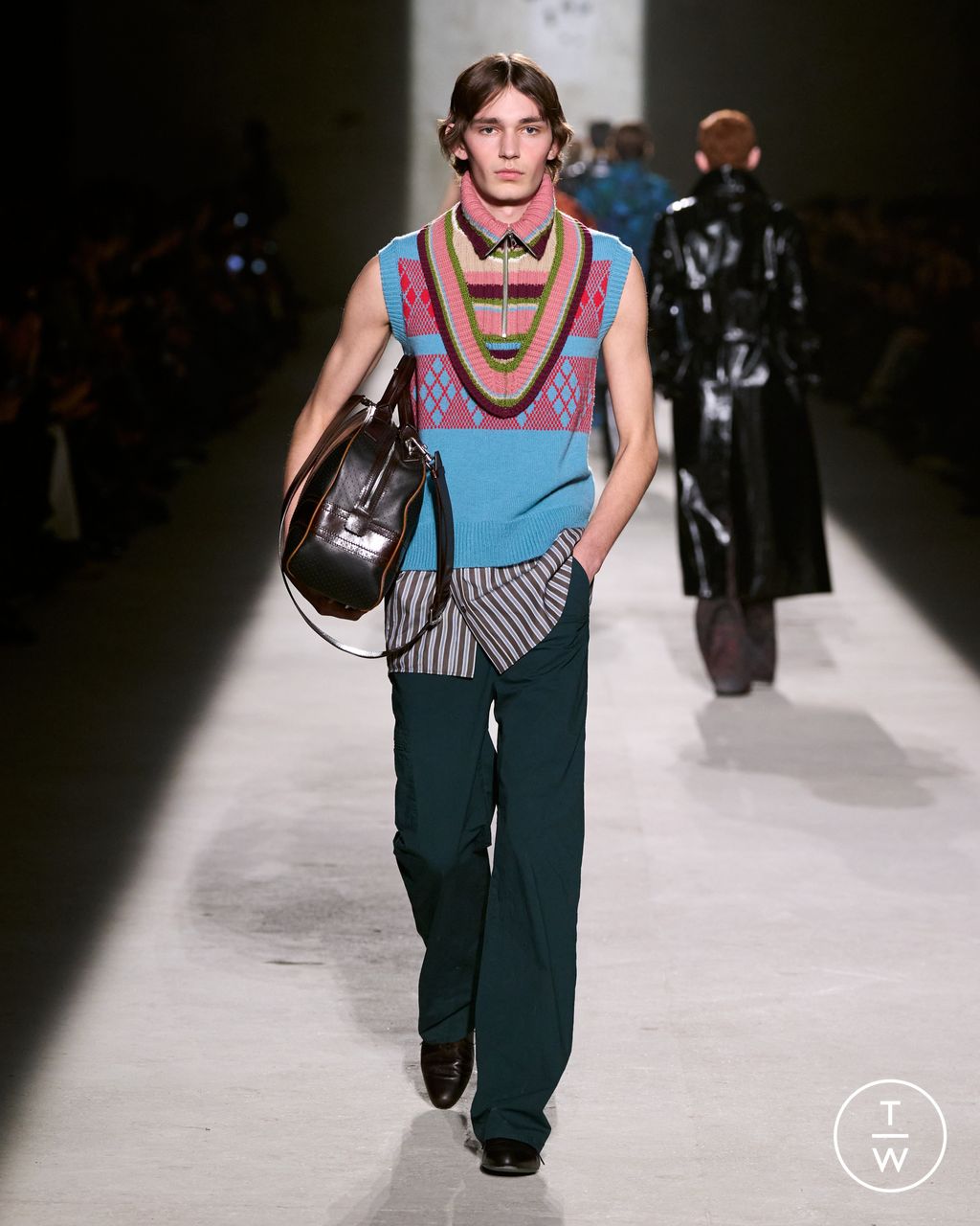 Fashion Week Paris Fall/Winter 2026 look 43 from the Dries Van Noten collection menswear