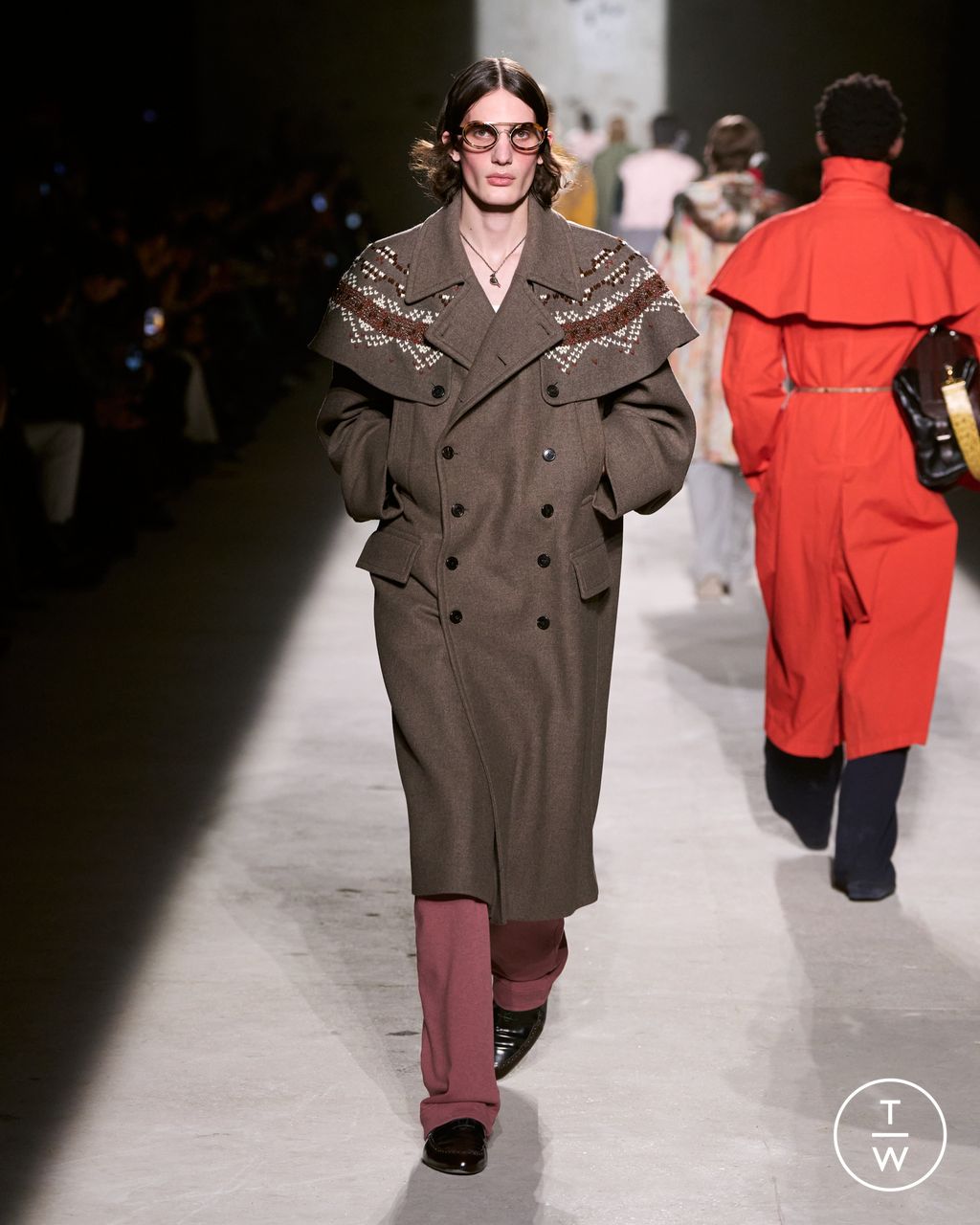 Fashion Week Paris Fall/Winter 2026 look 52 from the Dries Van Noten collection menswear
