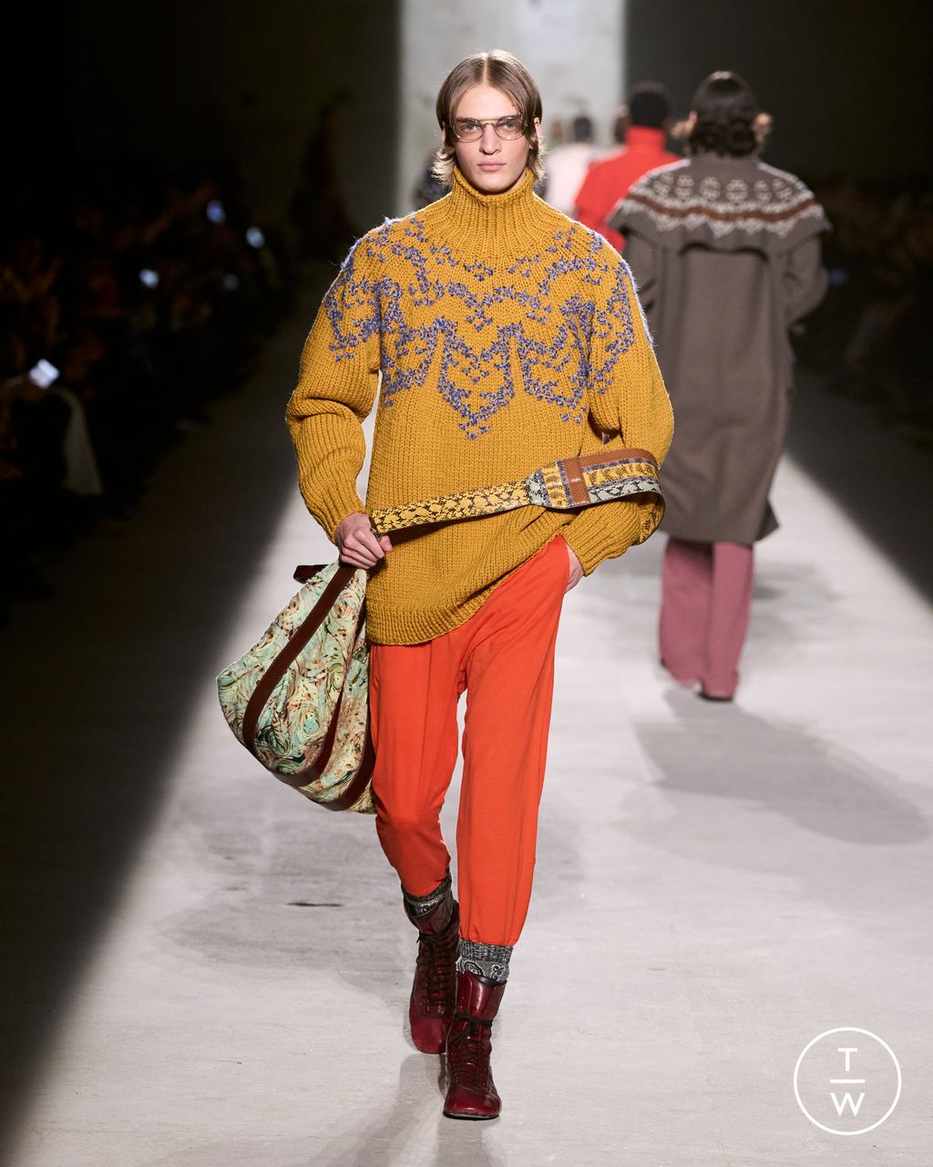 Fashion Week Paris Fall/Winter 2026 look 53 from the Dries Van Noten collection menswear