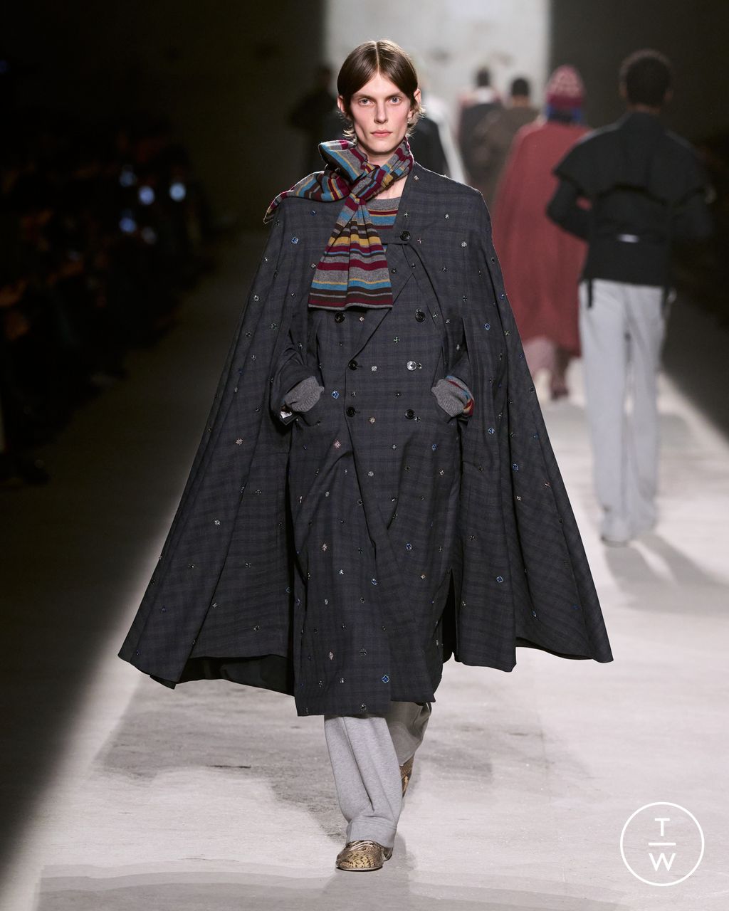 Fashion Week Paris Fall/Winter 2026 look 62 from the Dries Van Noten collection 男装