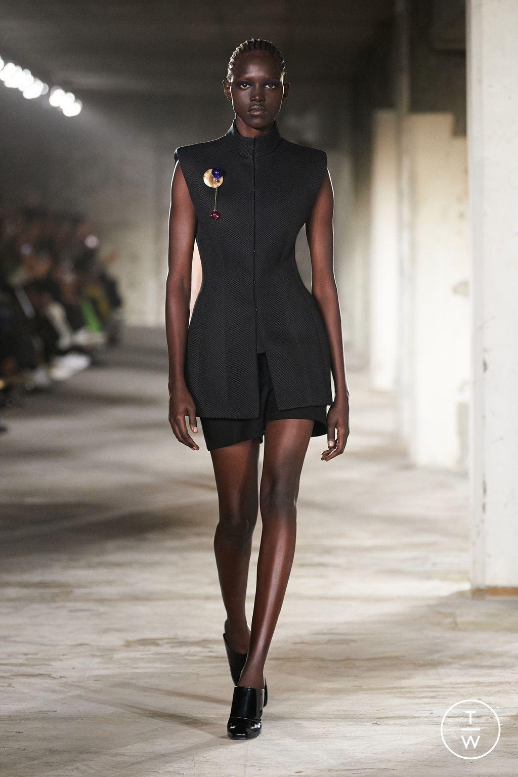 Fashion Week Paris Spring/Summer 2023 look 2 de la collection Dries Van Noten womenswear
