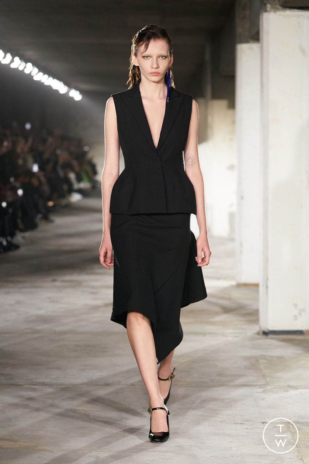 Fashion Week Paris Spring/Summer 2023 look 3 from the Dries Van Noten collection 女装