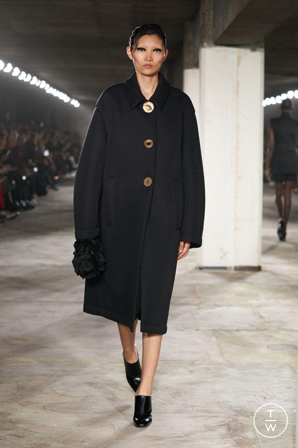Fashion Week Paris Spring/Summer 2023 look 4 from the Dries Van Noten collection 女装
