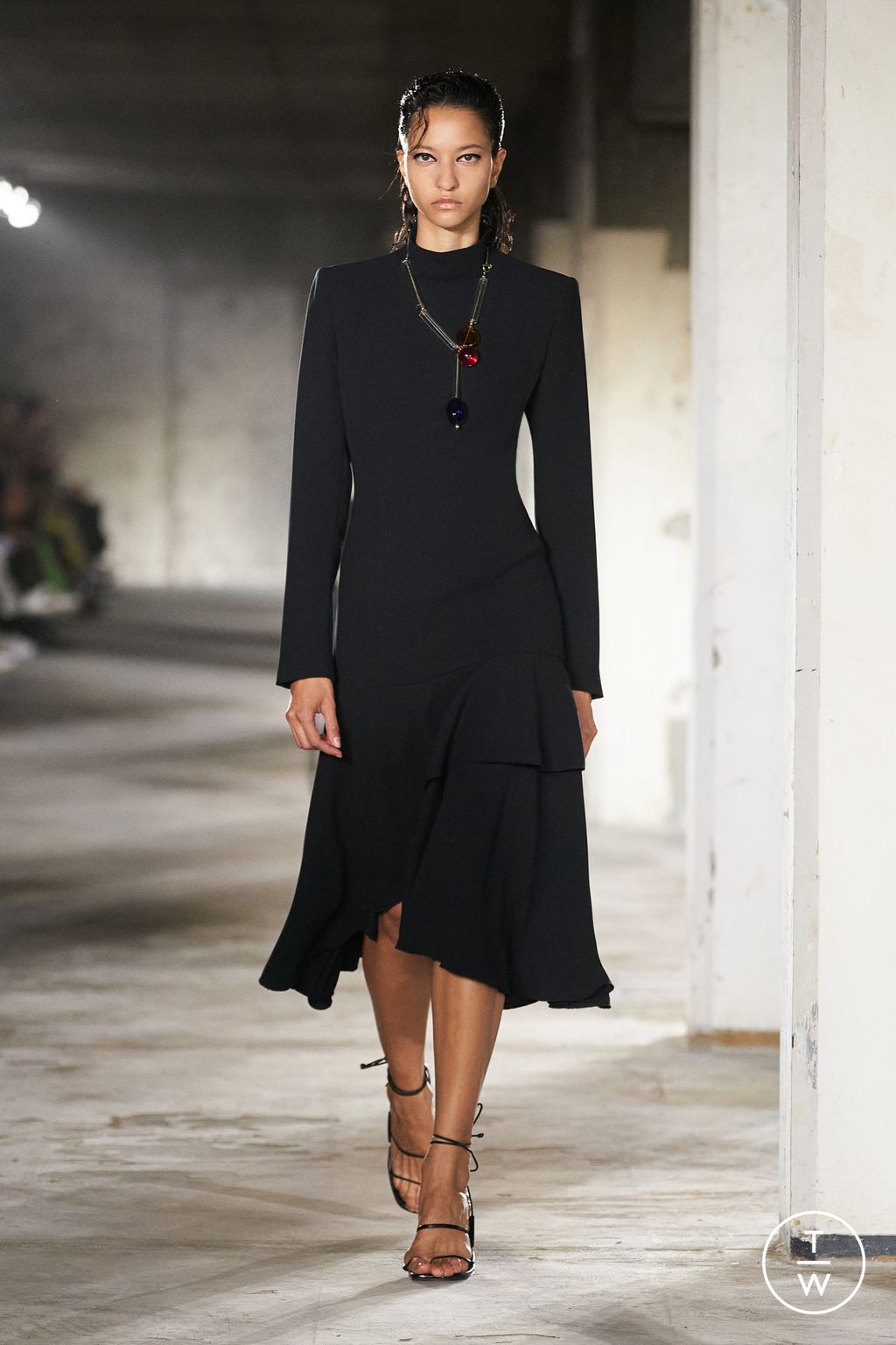 Fashion Week Paris Spring/Summer 2023 look 5 from the Dries Van Noten collection womenswear