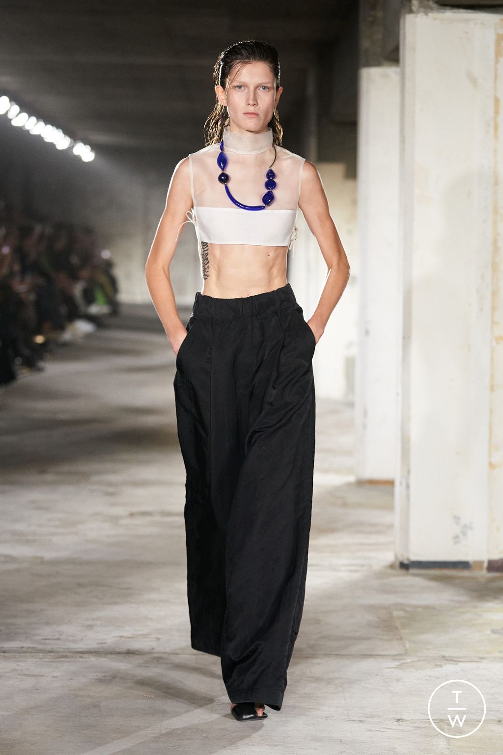 Fashion Week Paris Spring/Summer 2023 look 19 from the Dries Van Noten collection womenswear