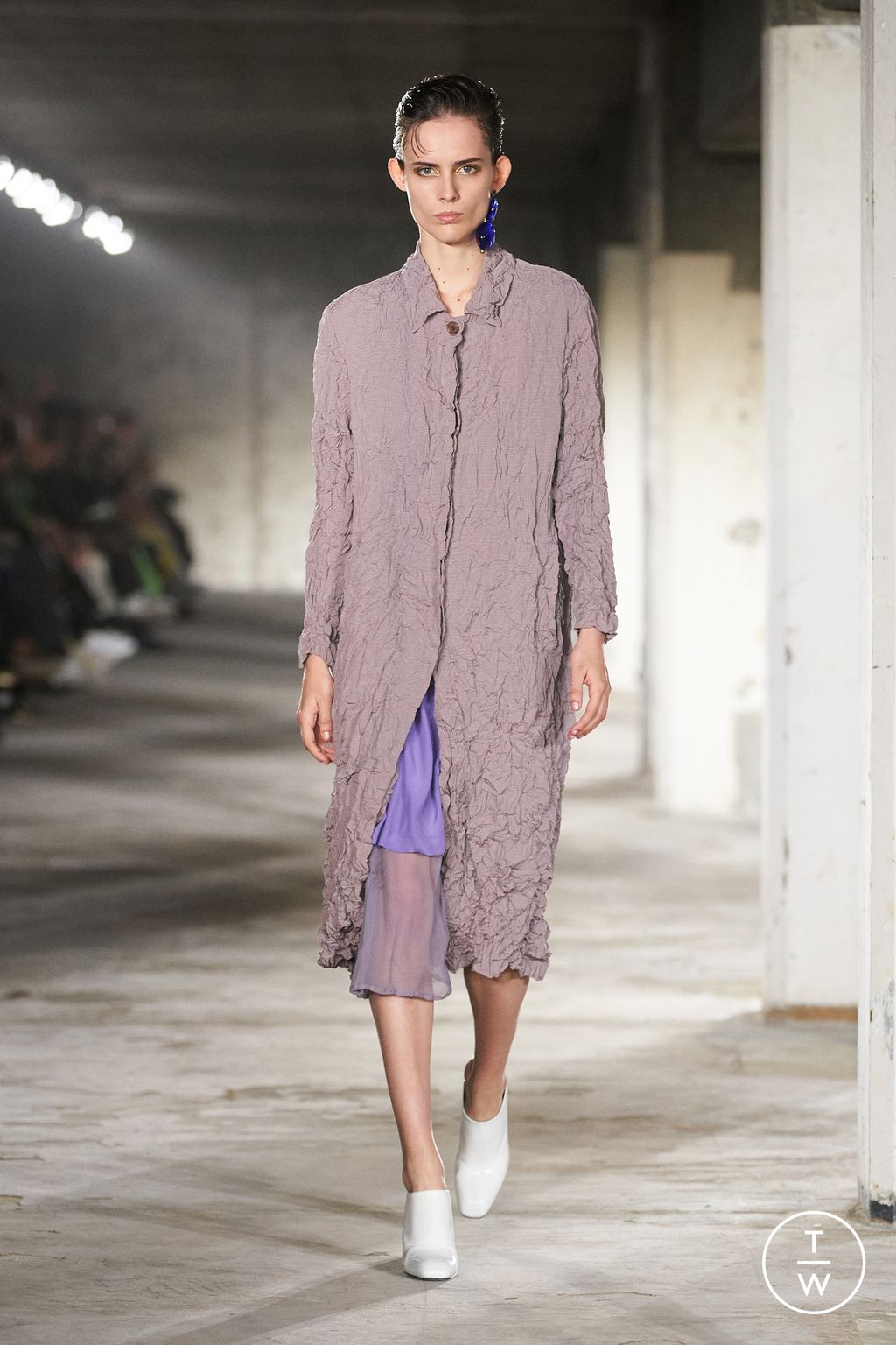Fashion Week Paris Spring/Summer 2023 look 23 from the Dries Van Noten collection 女装