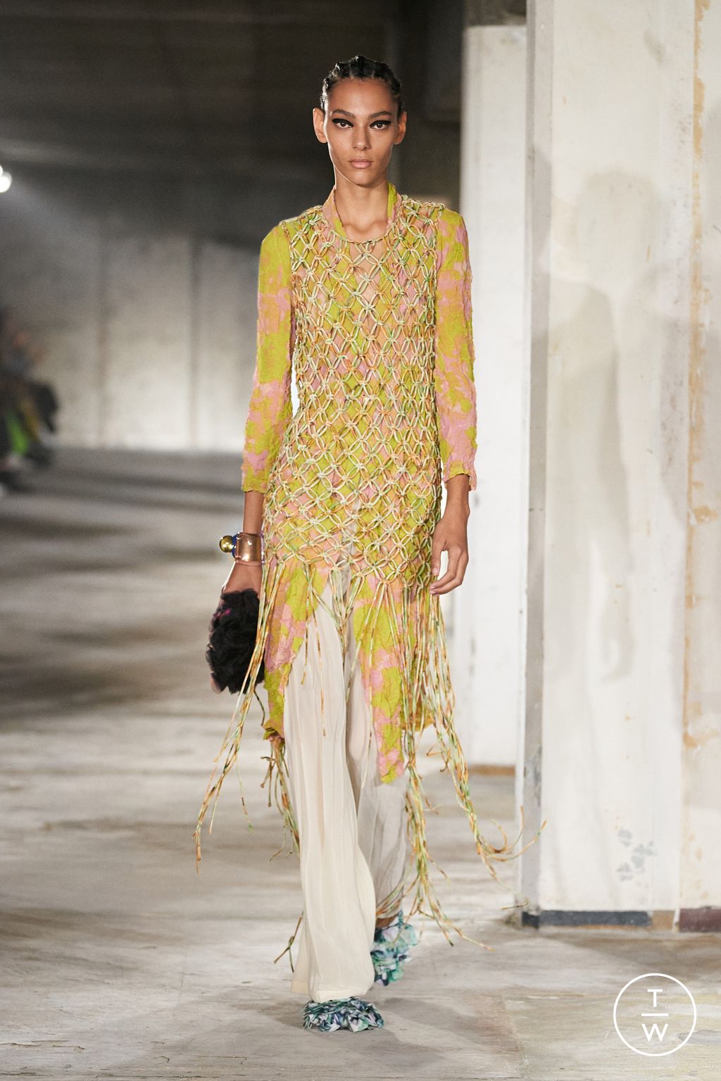Fashion Week Paris Spring/Summer 2023 look 44 from the Dries Van Noten collection 女装