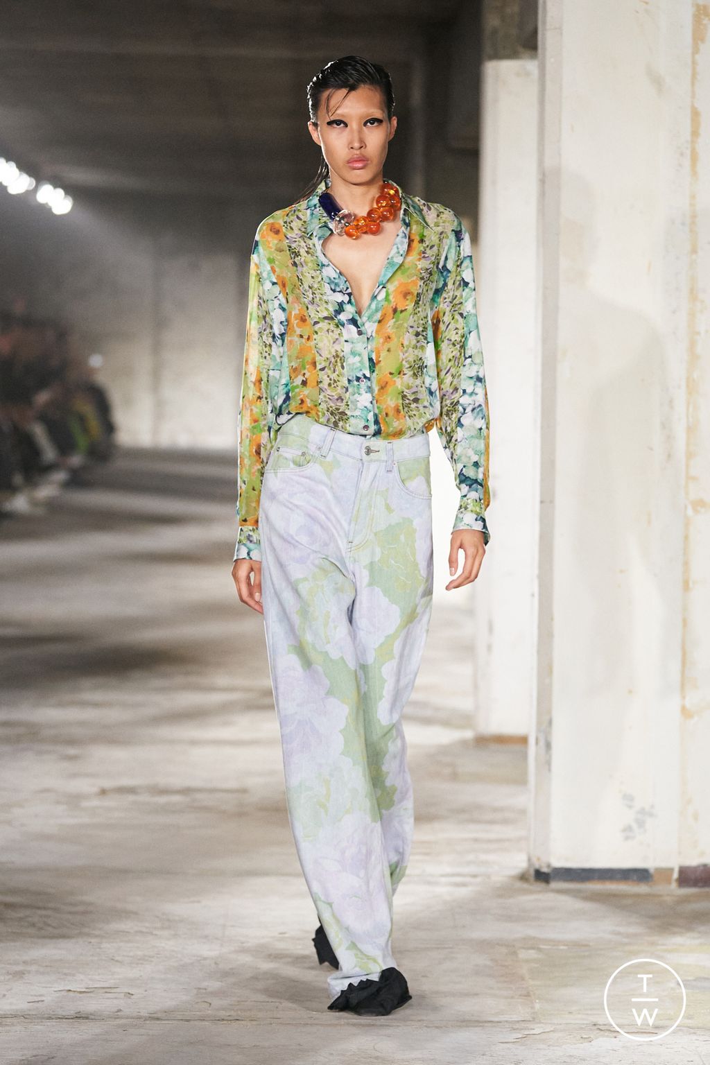 Fashion Week Paris Spring/Summer 2023 look 47 from the Dries Van Noten collection 女装