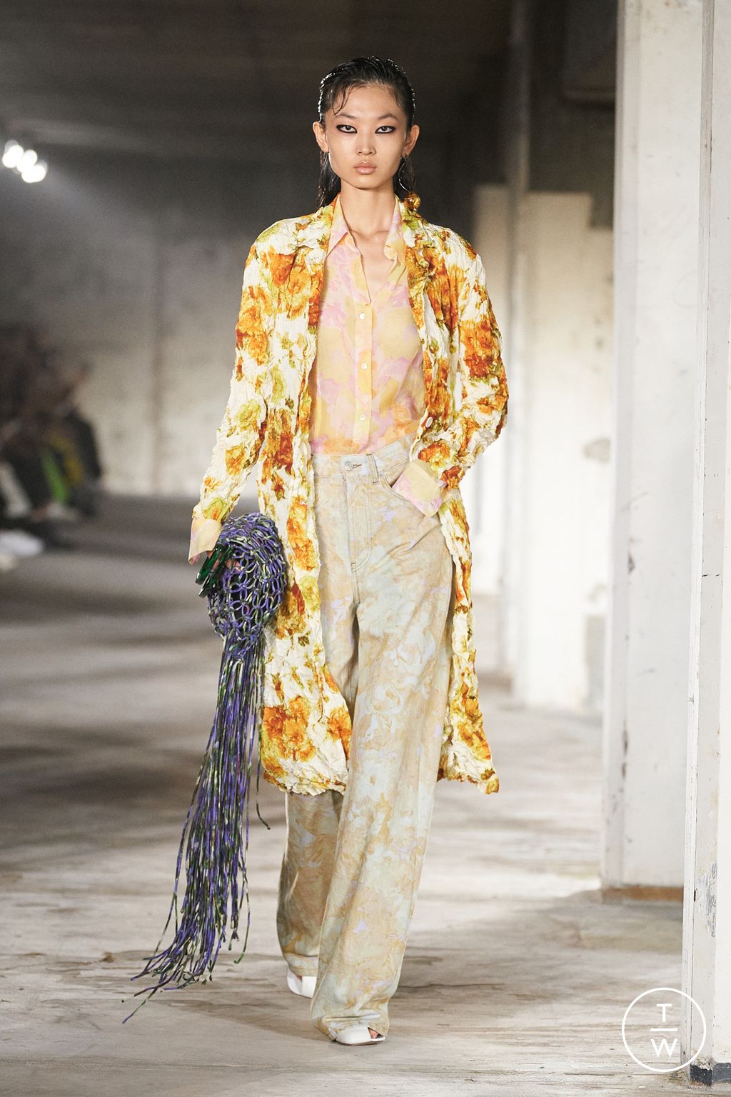 Fashion Week Paris Spring/Summer 2023 look 49 from the Dries Van Noten collection 女装