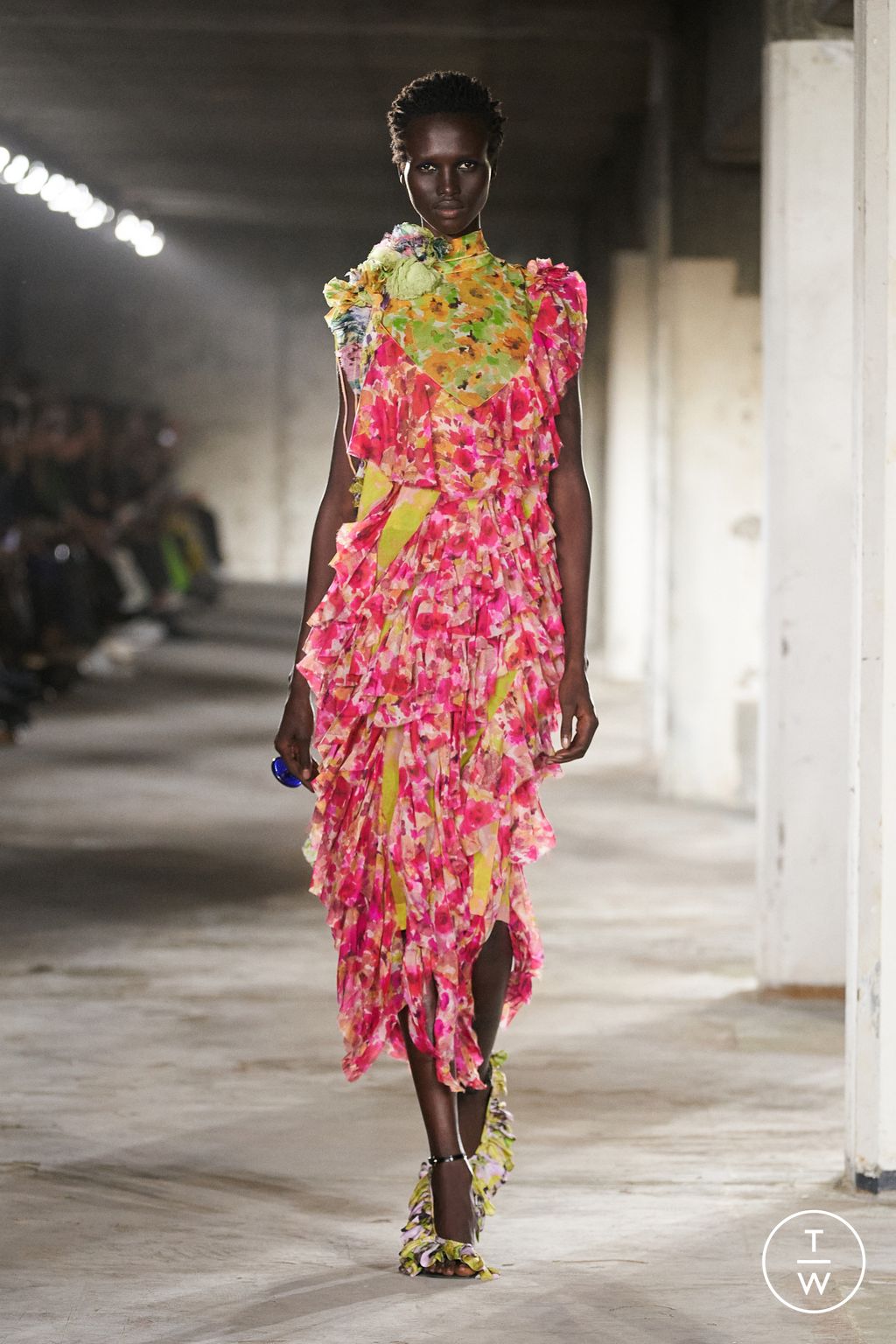 Fashion Week Paris Spring/Summer 2023 look 53 from the Dries Van Noten collection womenswear