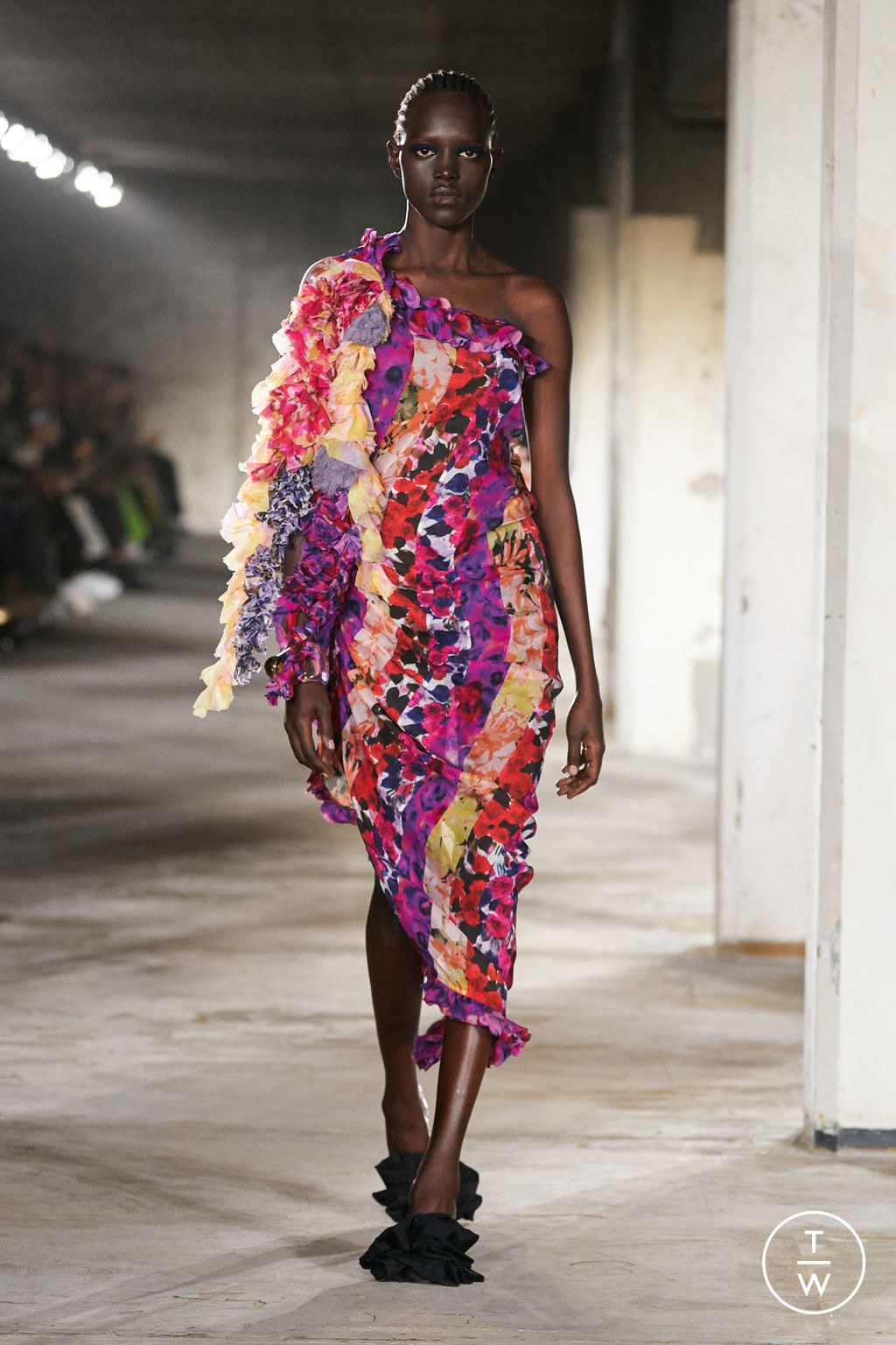 Fashion Week Paris Spring/Summer 2023 look 59 from the Dries Van Noten collection 女装