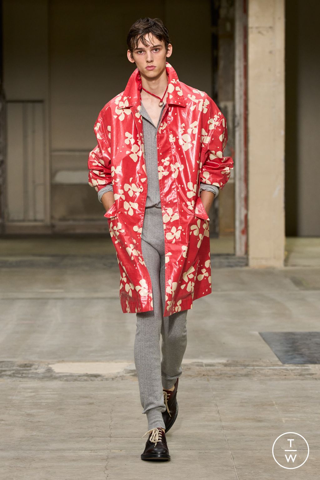 Fashion Week Paris Spring/Summer 2026 look 5 de la collection Dries Van Noten menswear