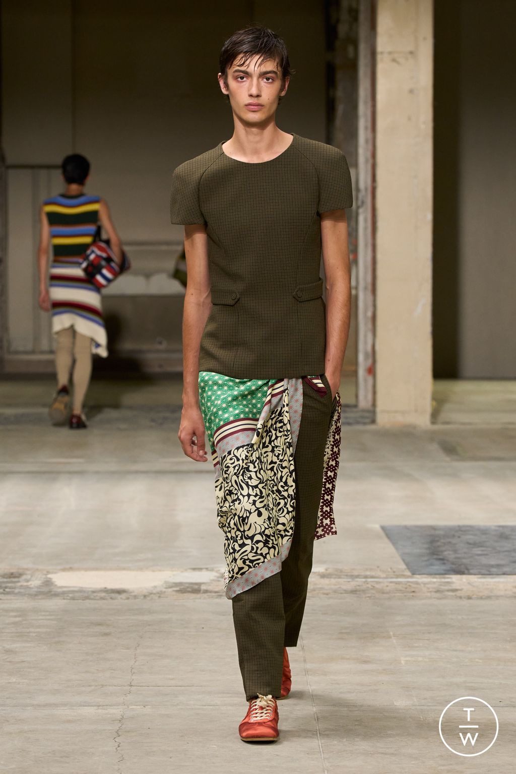 Fashion Week Paris Spring/Summer 2026 look 25 from the Dries Van Noten collection 男装